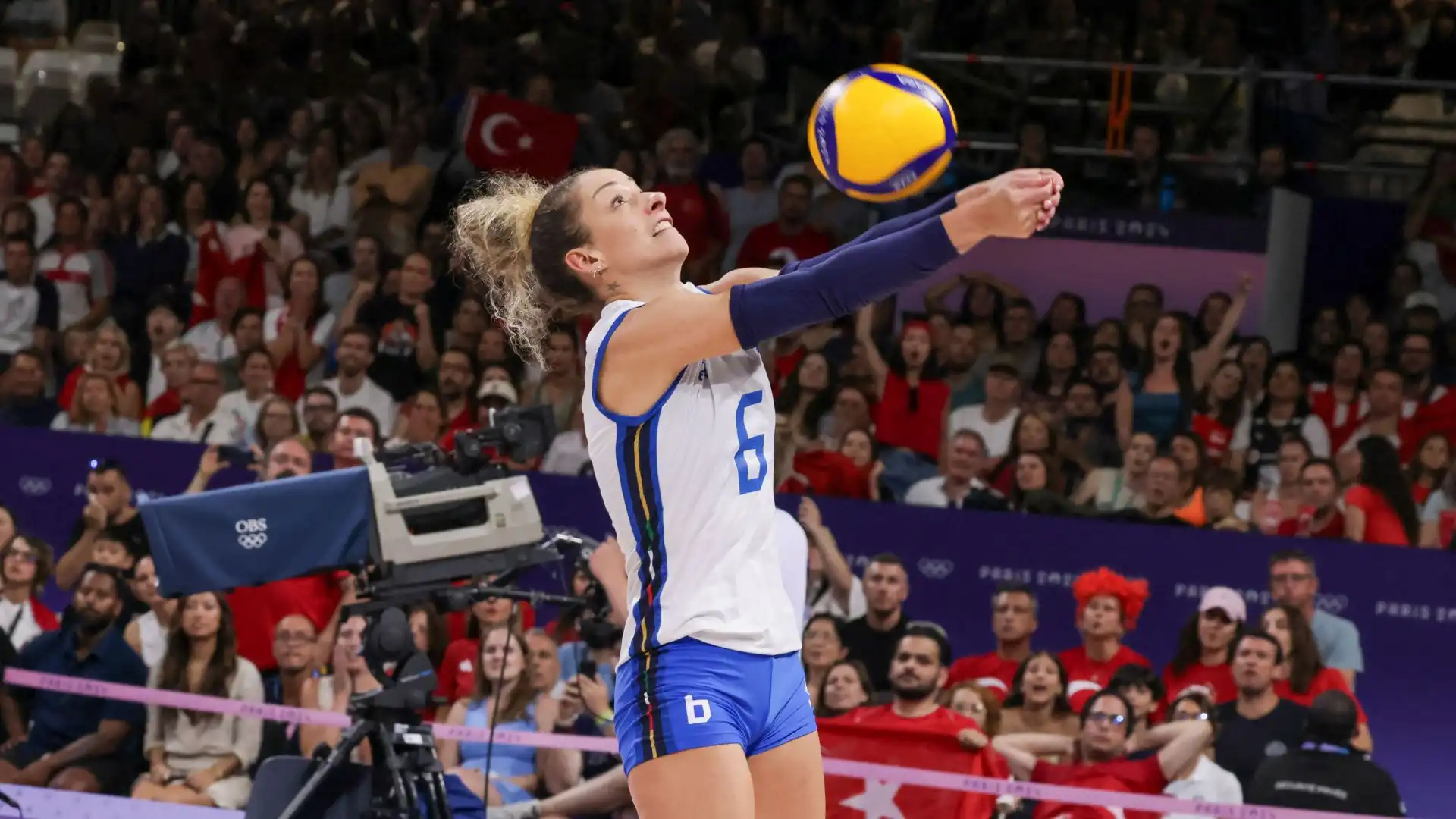 Monica De Gennaro, per come è stata festeggiata dalle compagne, potrebbe non vestire più la maglia Azzurra.