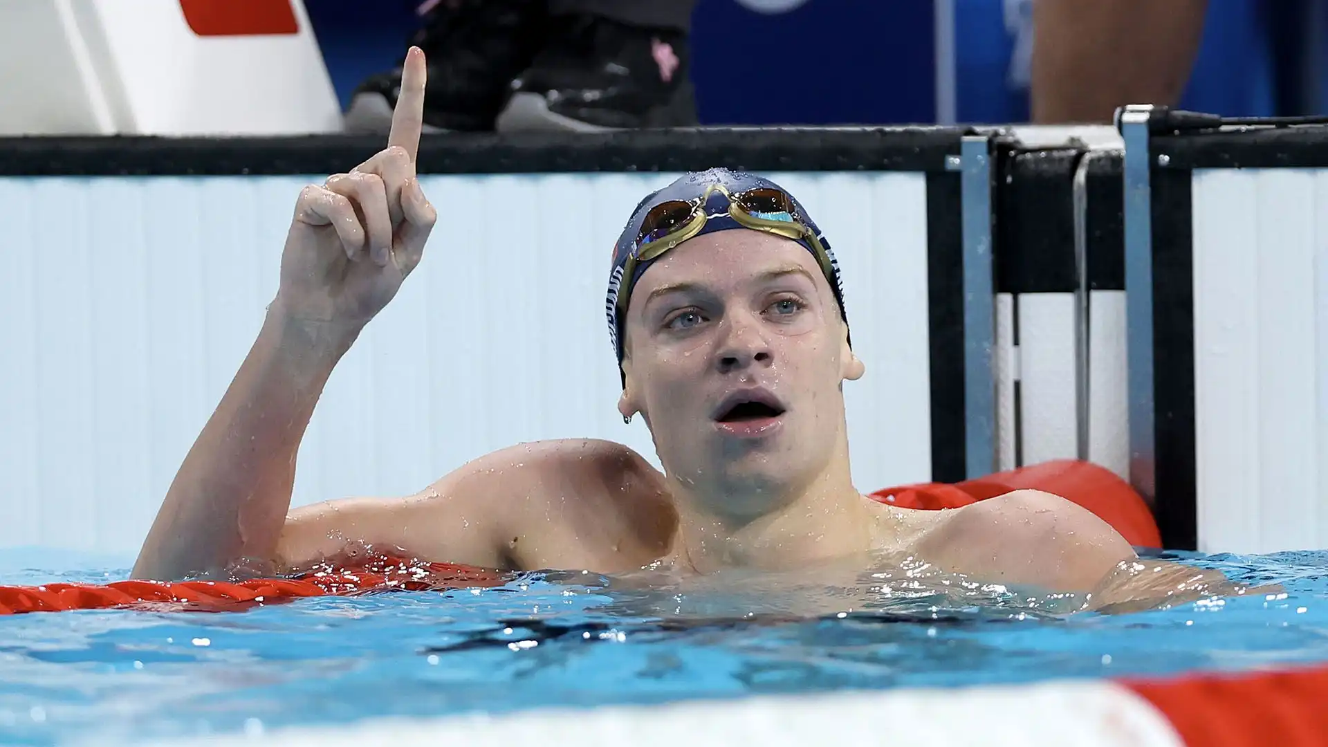 Leon Marchand (Francia, nuoto): 4 medaglie d'oro vinte (200m farfalla maschile, 200m misti individuale maschile, 200m rana maschile, 400 misti individuale maschile)