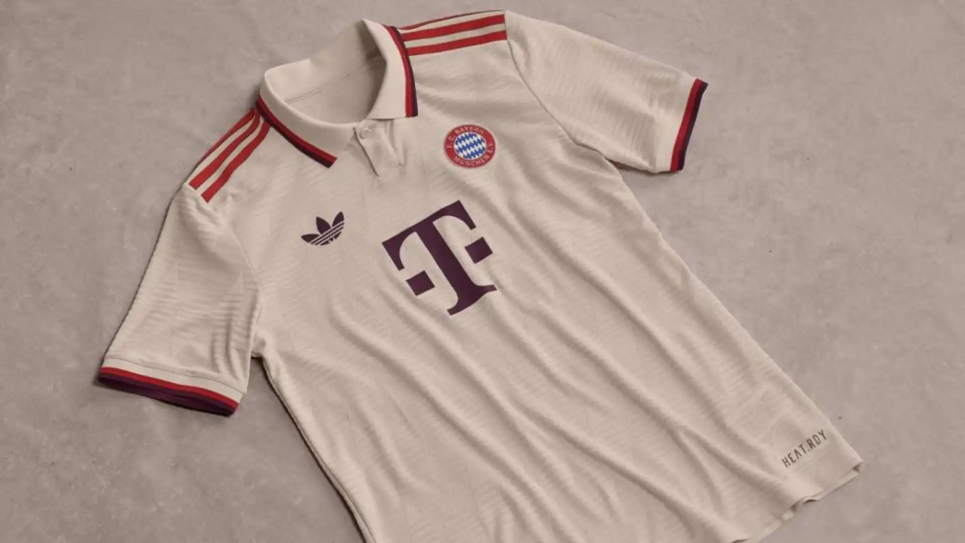 Bayern Monaco, maglia spaziale per la Champions League: le immagini