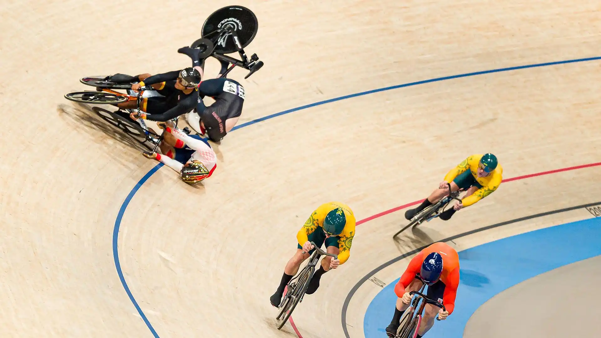 Il britannico Jack Carlin ha avuto un incidente pauroso durante la gara di Keirin maschile alle Olimpiadi di Parigi