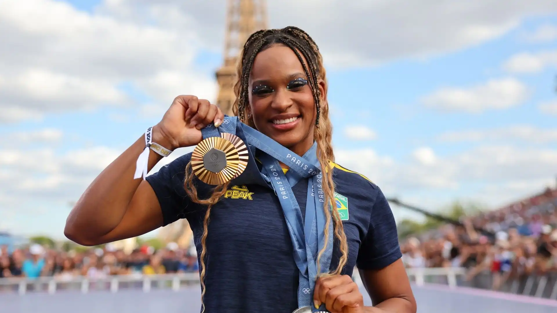 Rebeca Andrade (Brasile, ginnastica): 4  medaglie conquistate (1 oro, 2 argento, 1 bronzo)