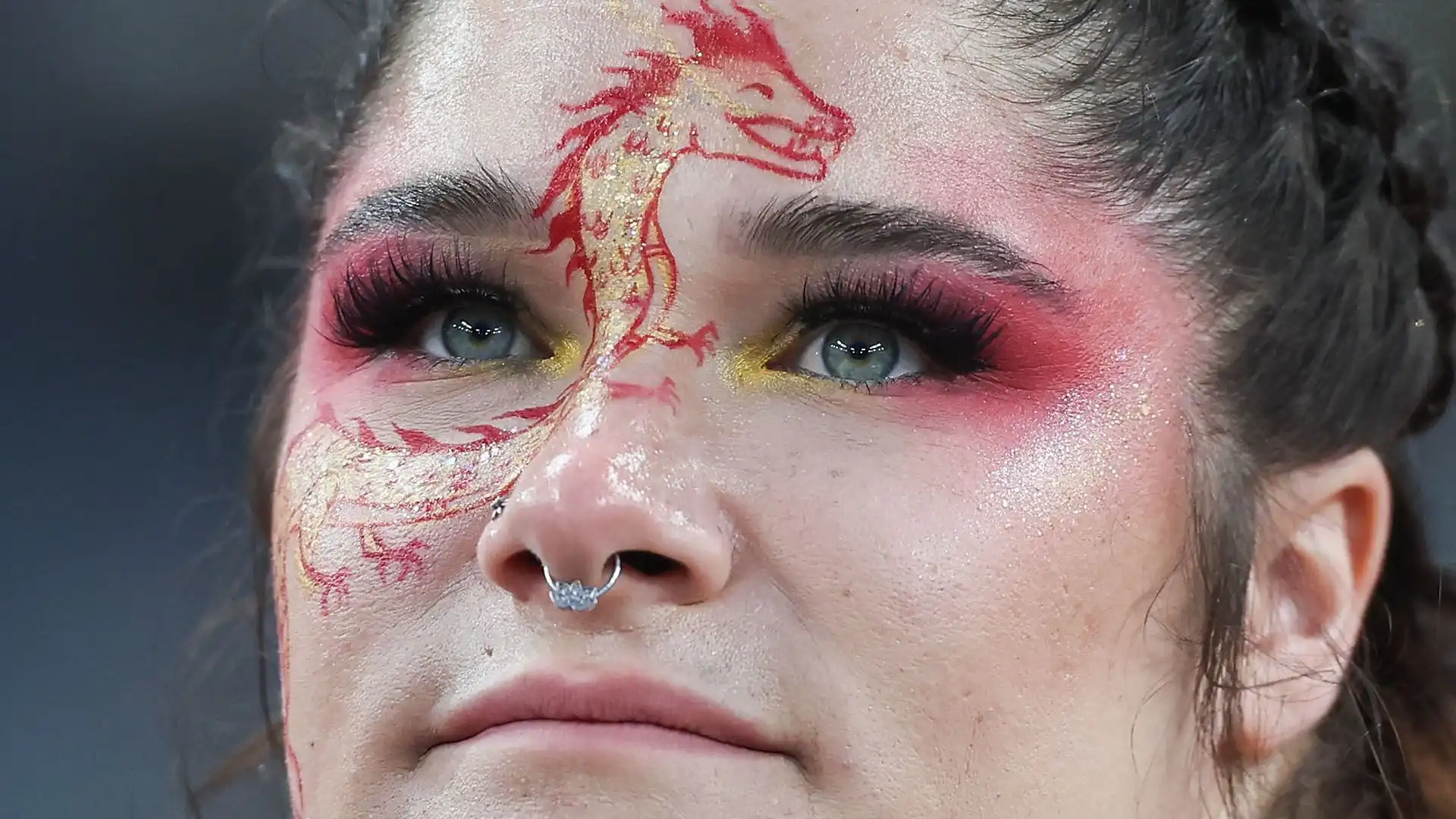 L'atleta super tatuata ritrova il sorriso