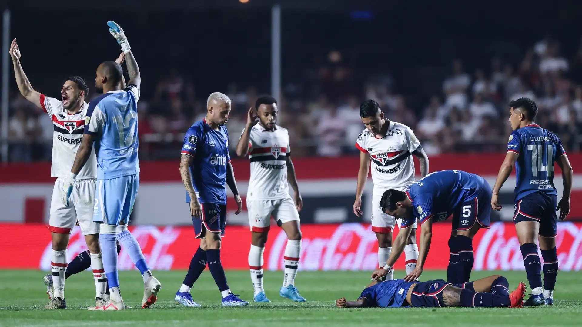 Juan Izquierdo è collassato durante la partita di Copa Libertadores