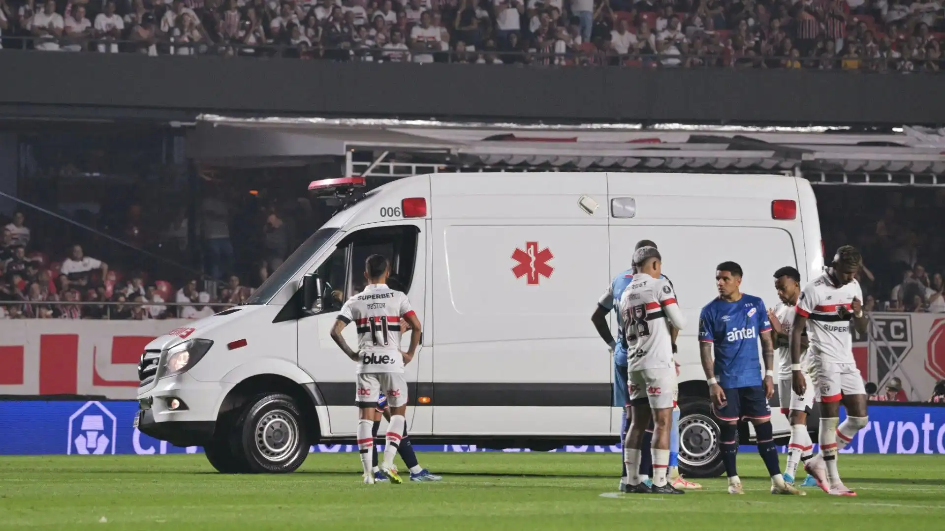 È stato trasportato all'ospedale Albert Einstein a San Paolo