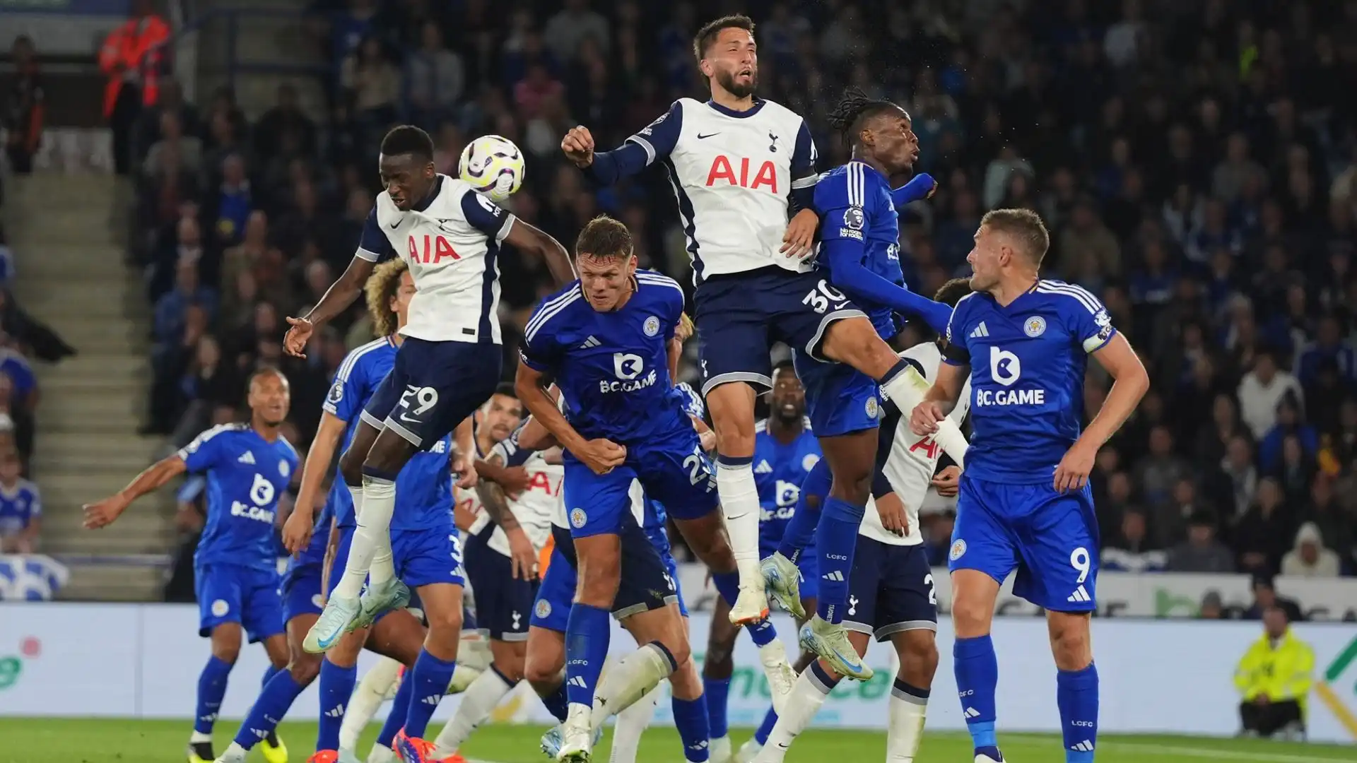 Dopo il match, il Tottenham ha fatto sapere che il giocatore ha ripreso conoscenza: sosterrà alcuni test medici