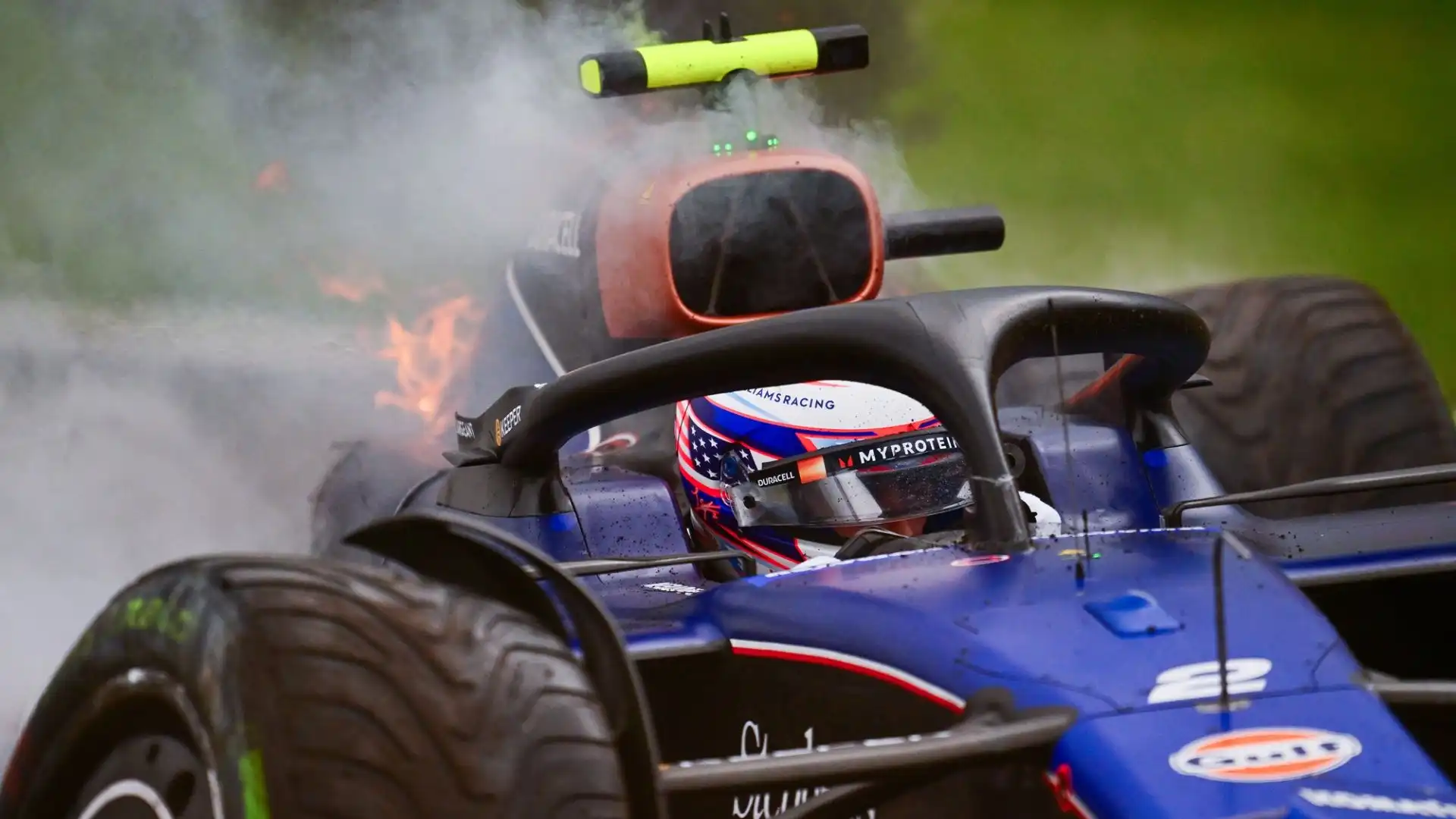 Tornata in pista, la monoposto ha cominciato a prendere fuoco