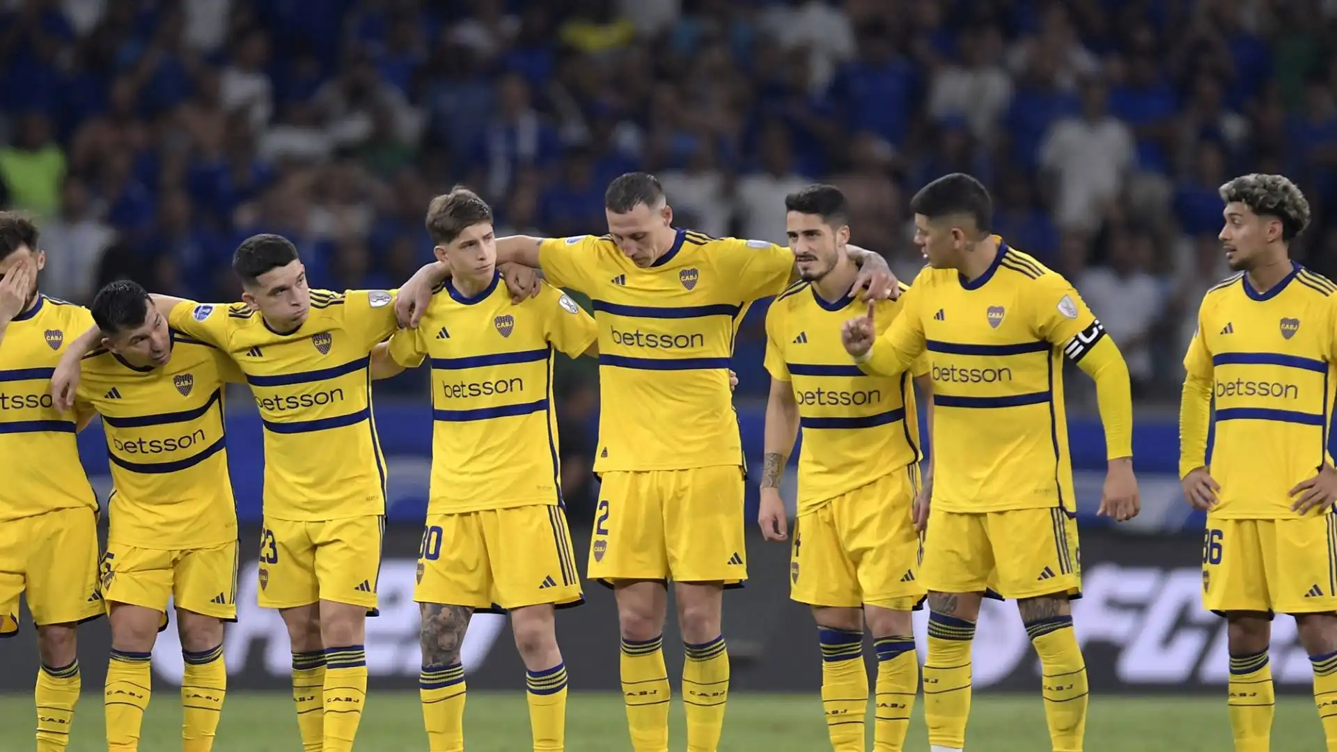 Il Boca in 10 contro 11 per tutta la partita è riuscito a portare il match fino ai calci di rigore, ma poi ha perso ed è stato eliminato dalla coppa