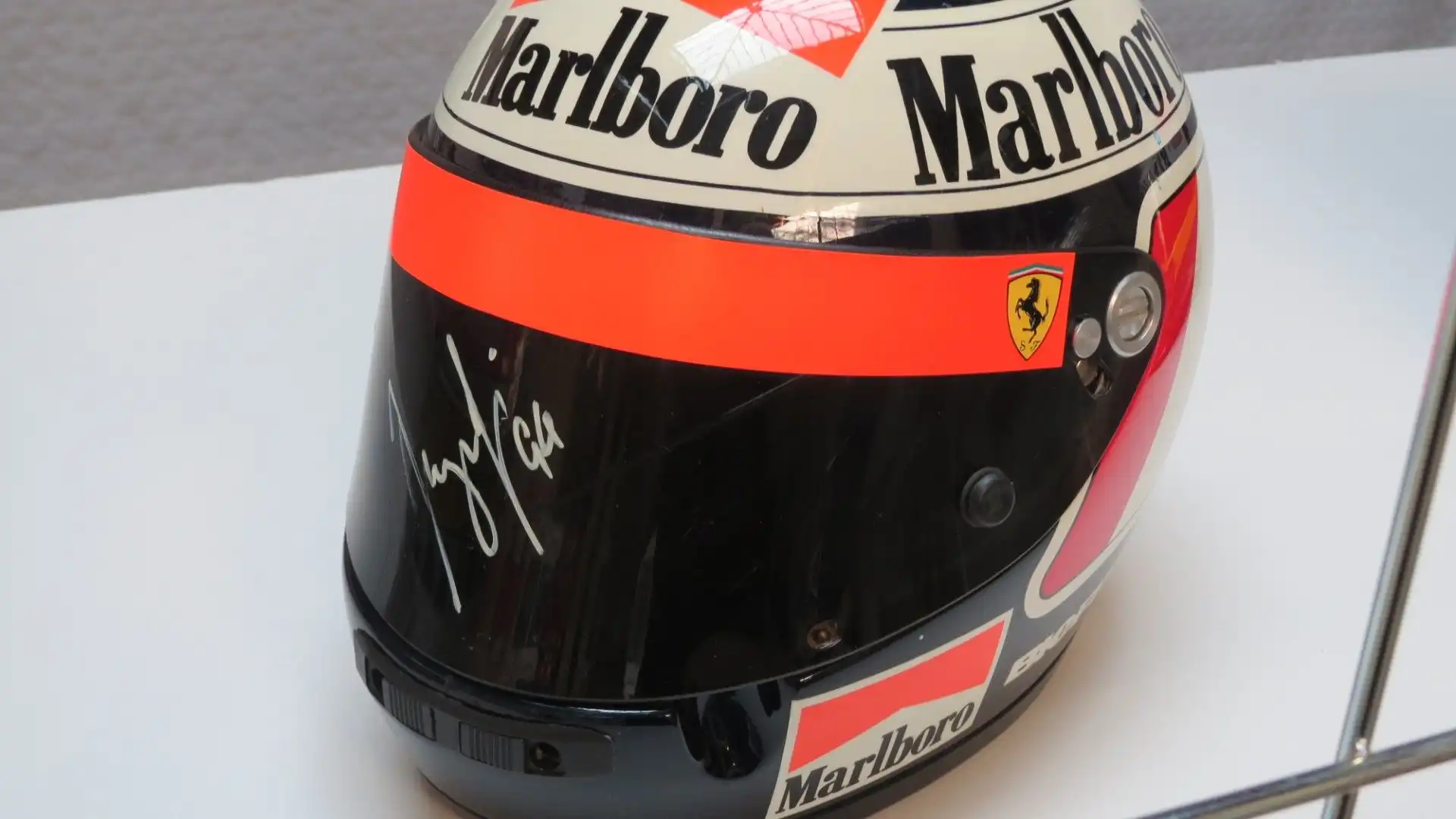 E' il casco di Gerhard Berger