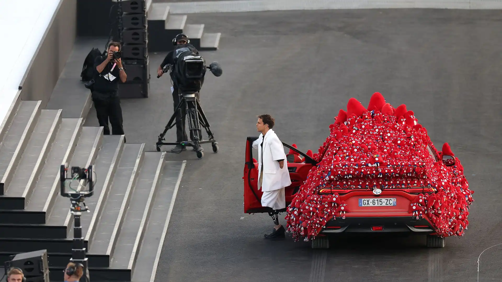 L'auto trasportava il nuotatore paralimpico francese Theo Curin