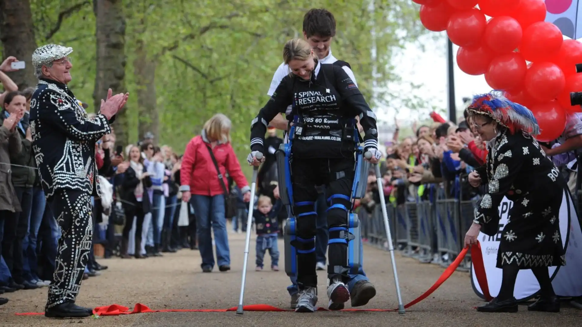 Ha completato la maratona di Londra del 2012 in 17 giorni