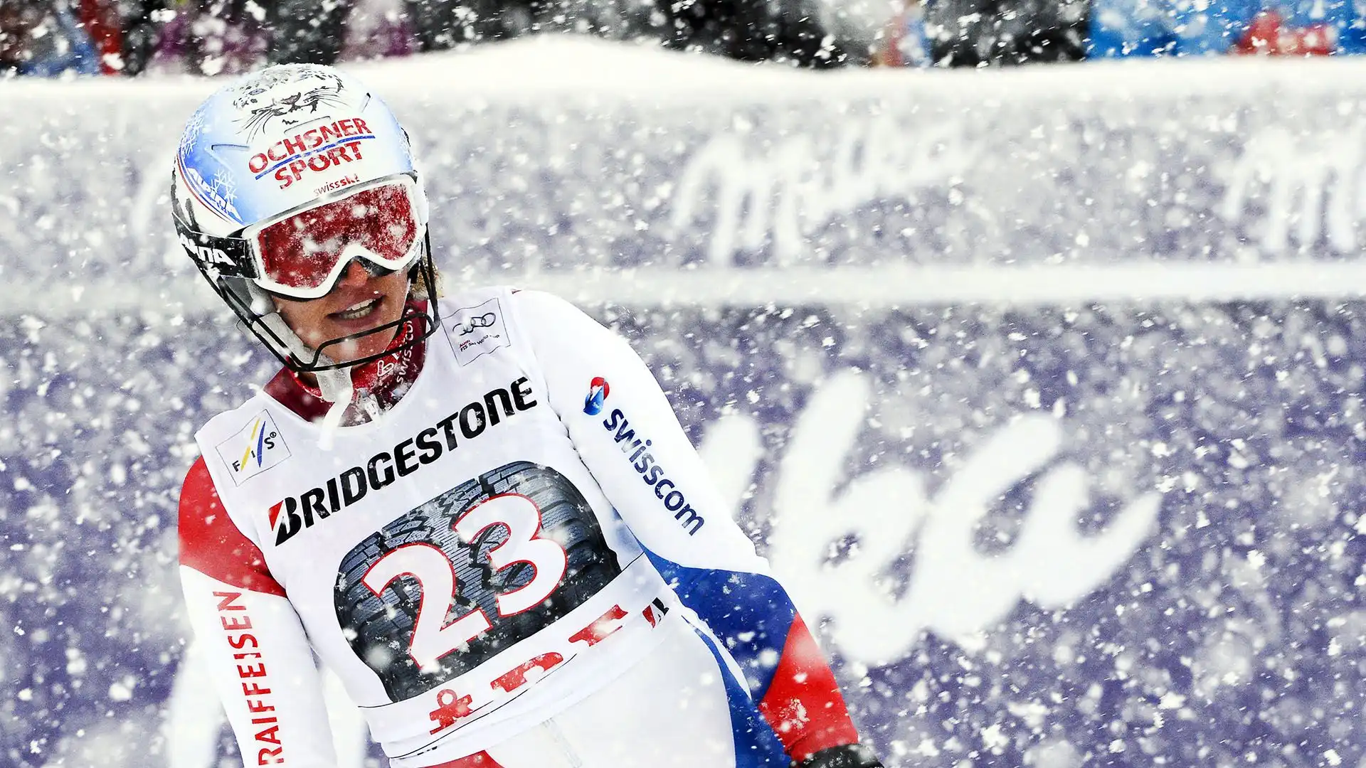 Alle olimpiadi di Pyeongchang 2018 ha vinto la medaglia d'oro con la squadra svizzera