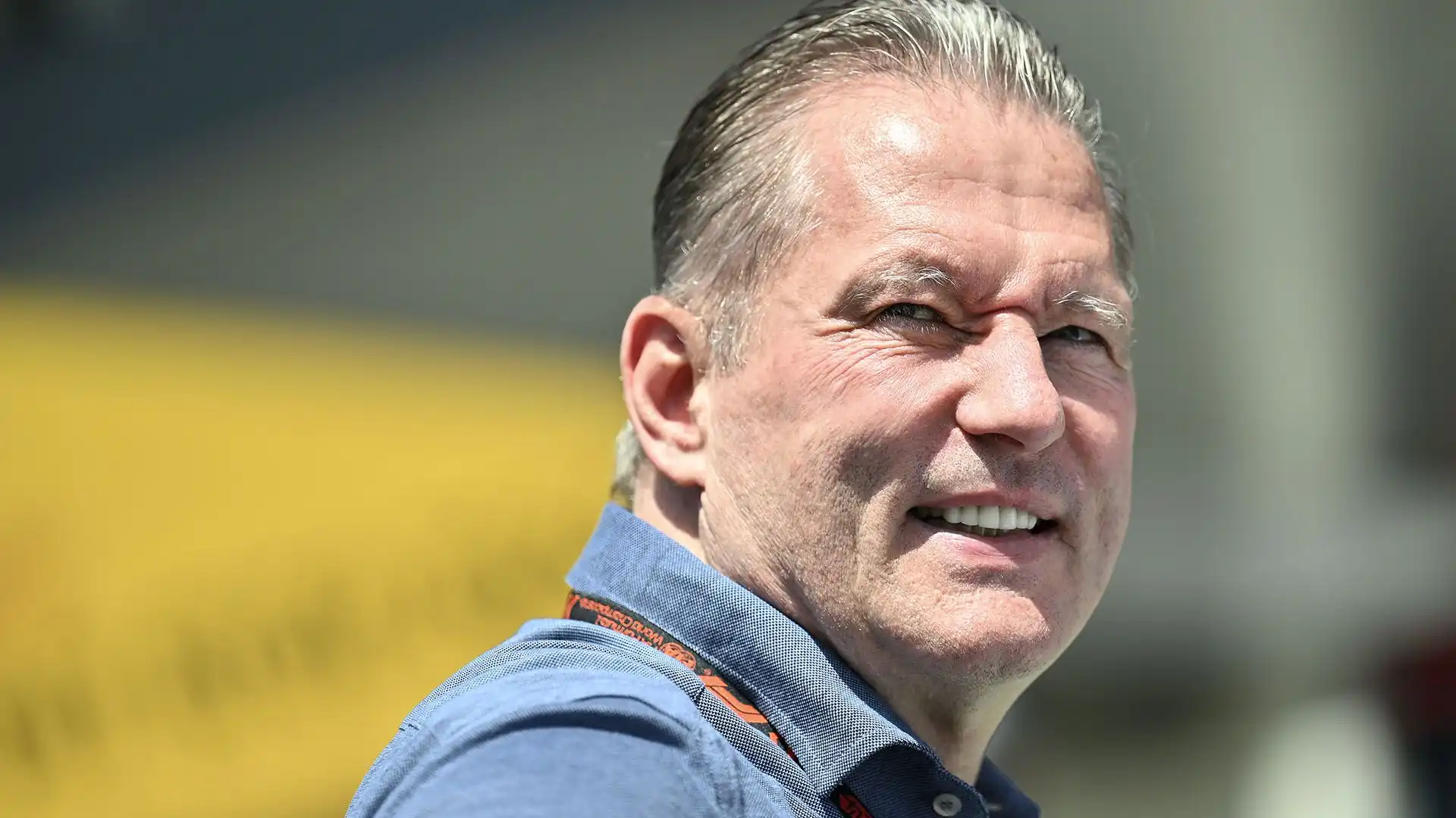 Il padre Jos Verstappen ha attaccato duramente il team