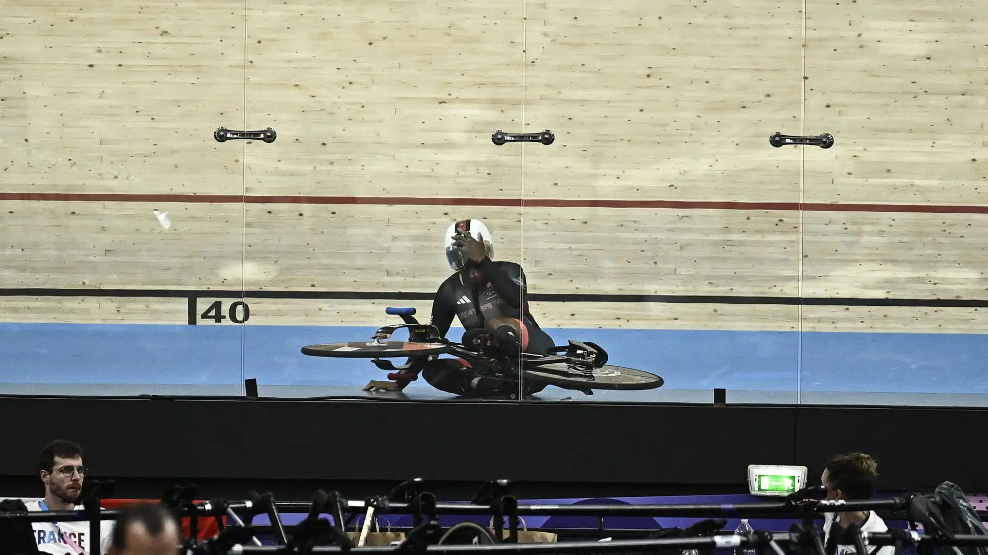 Un impatto violento ad alta velocità