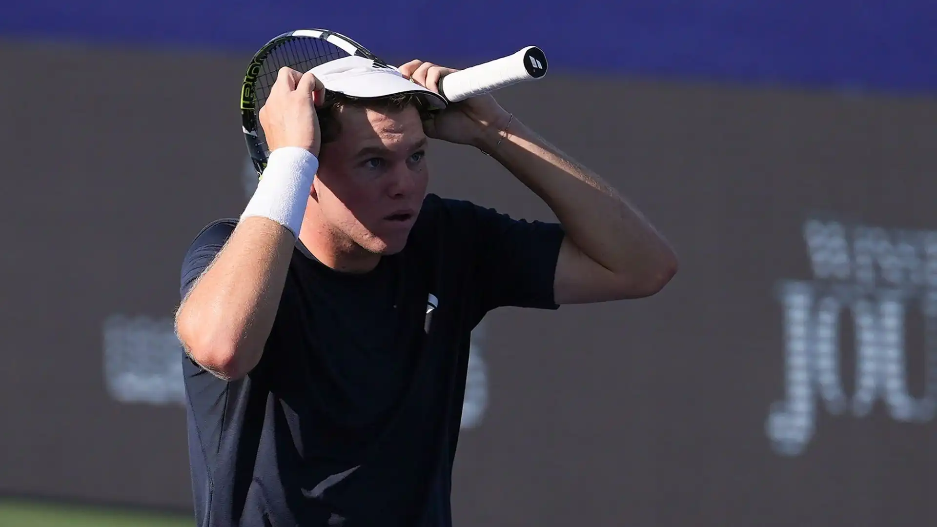 Brutto gesto di Alex Michelsen durante la finale del torneo ATP 250 di Winston Salem