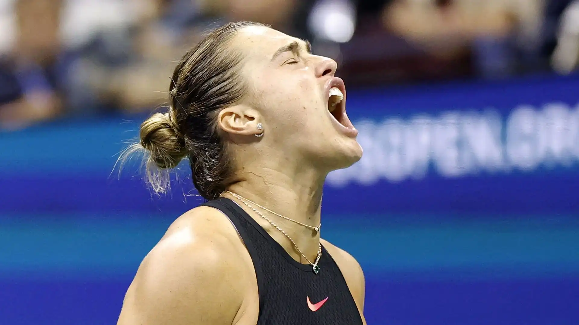 Aryna Sabalenka ha confermato la sua forza anche a New York, battendo in semifinale la statunitense Emma Navarro