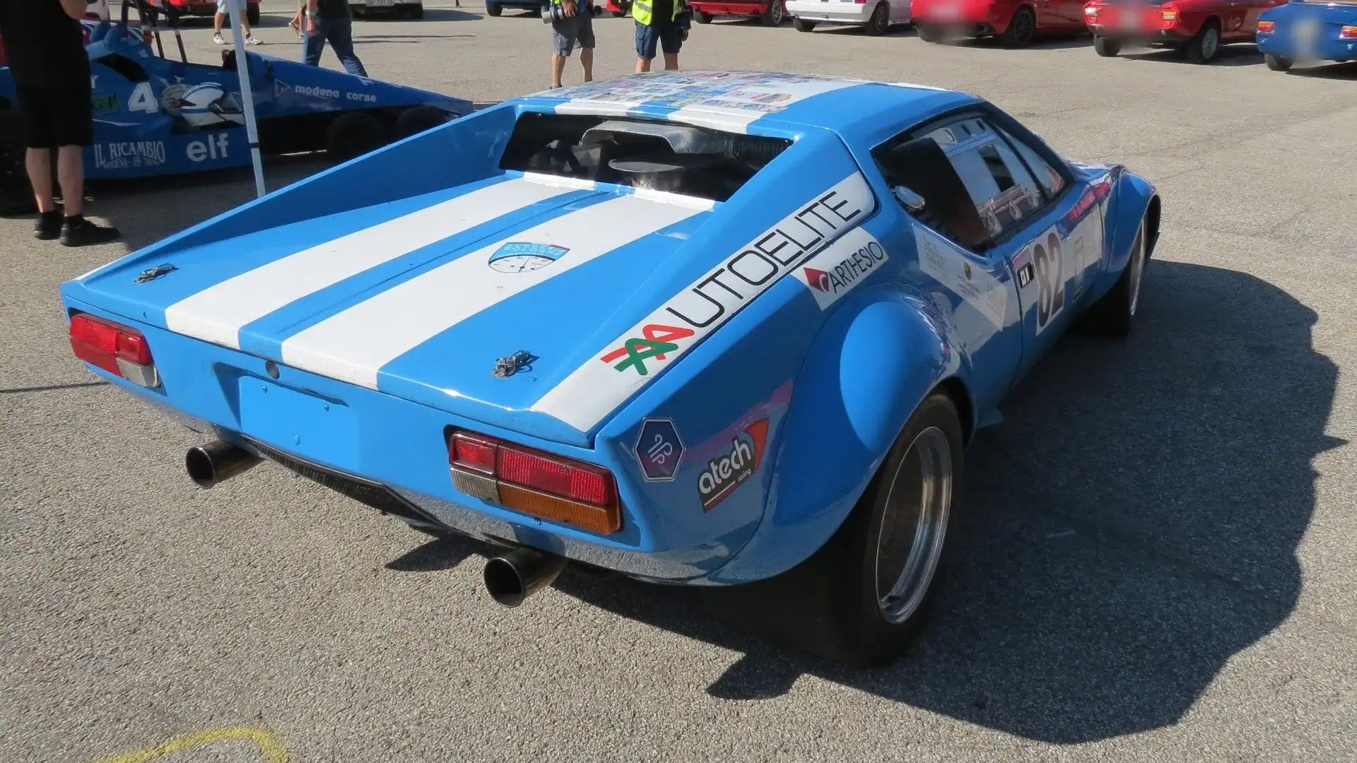 La casa statunitense voleva lanciare un'auto sportiva a motore centrale