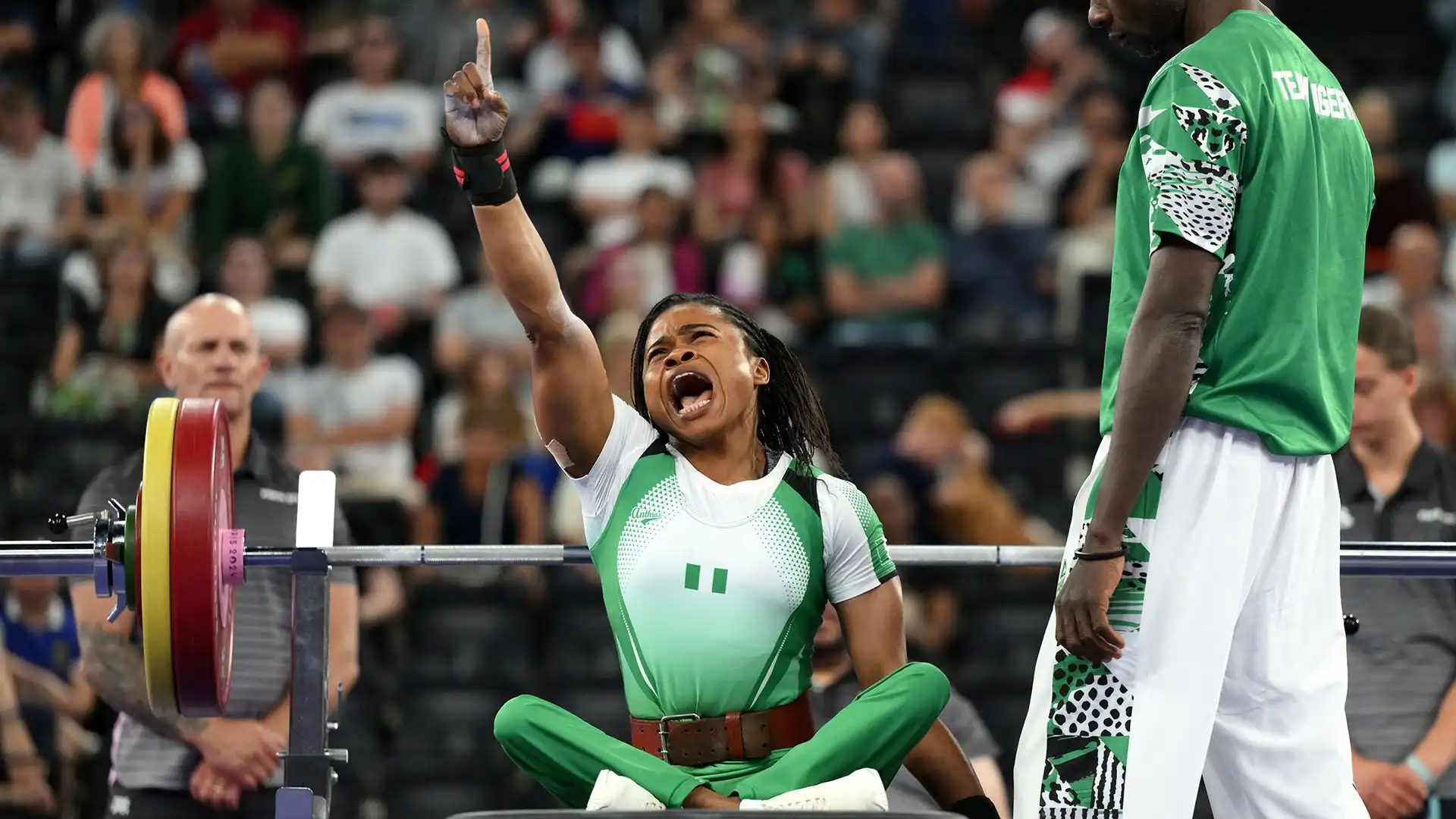 L'atleta ha accolto con gioia la sua medaglia d'argento