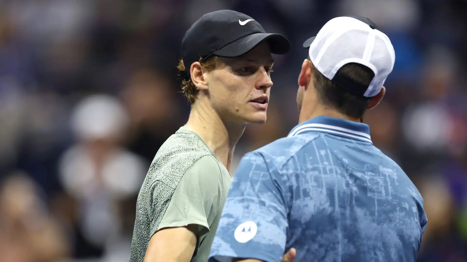 Il tennista azzurro si è qualificato ai quarti di finale grazie alla vittoria in tre set contro l'idolo di casa Tommy Paul