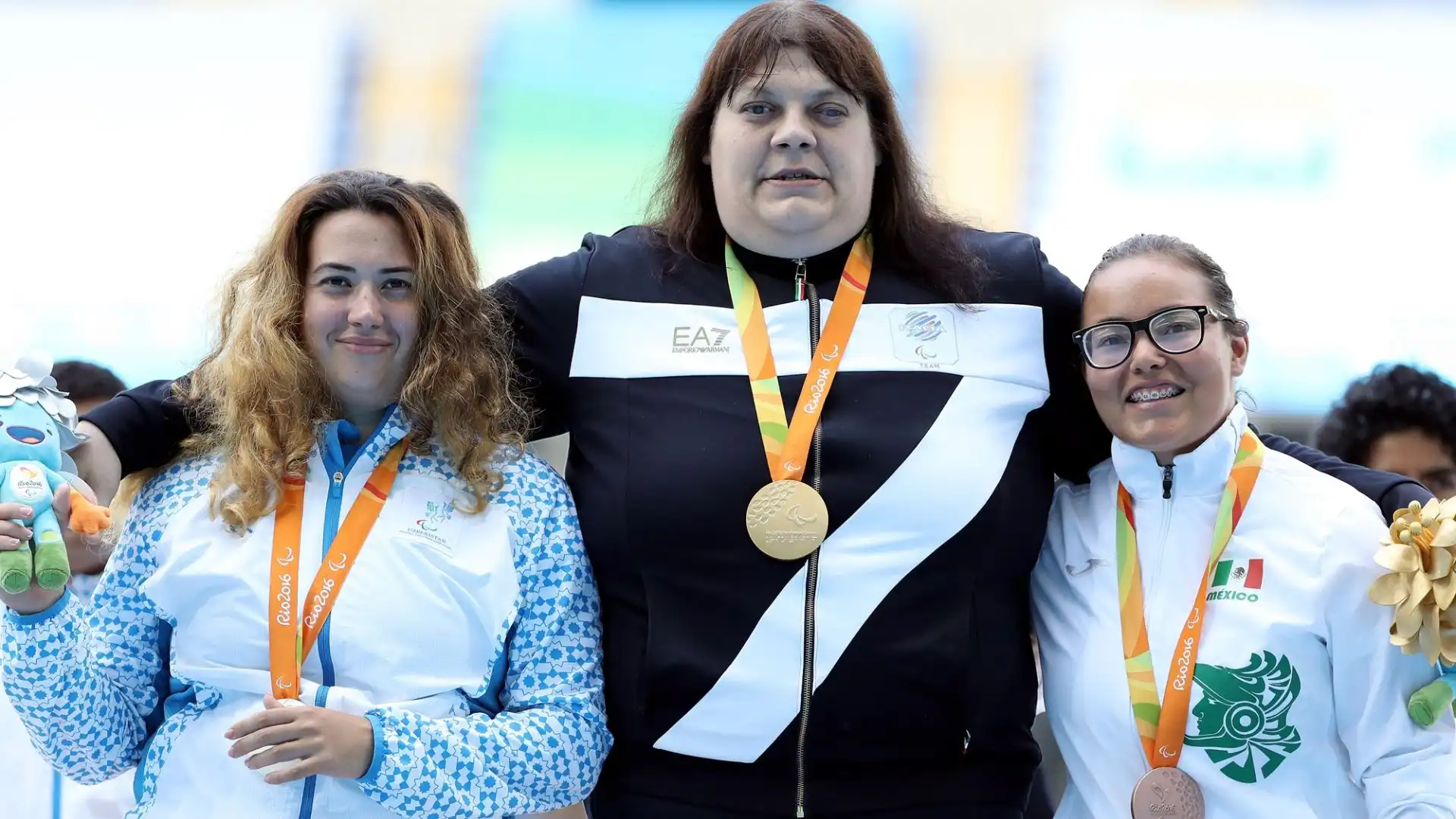 Assunta Legnante è stata un'atleta normodotata fin al 2009, quando un glaucoma le ha compromesso la vista. Dal 2012 ha cominciato la sua splendida avventura nello sport paralimpico