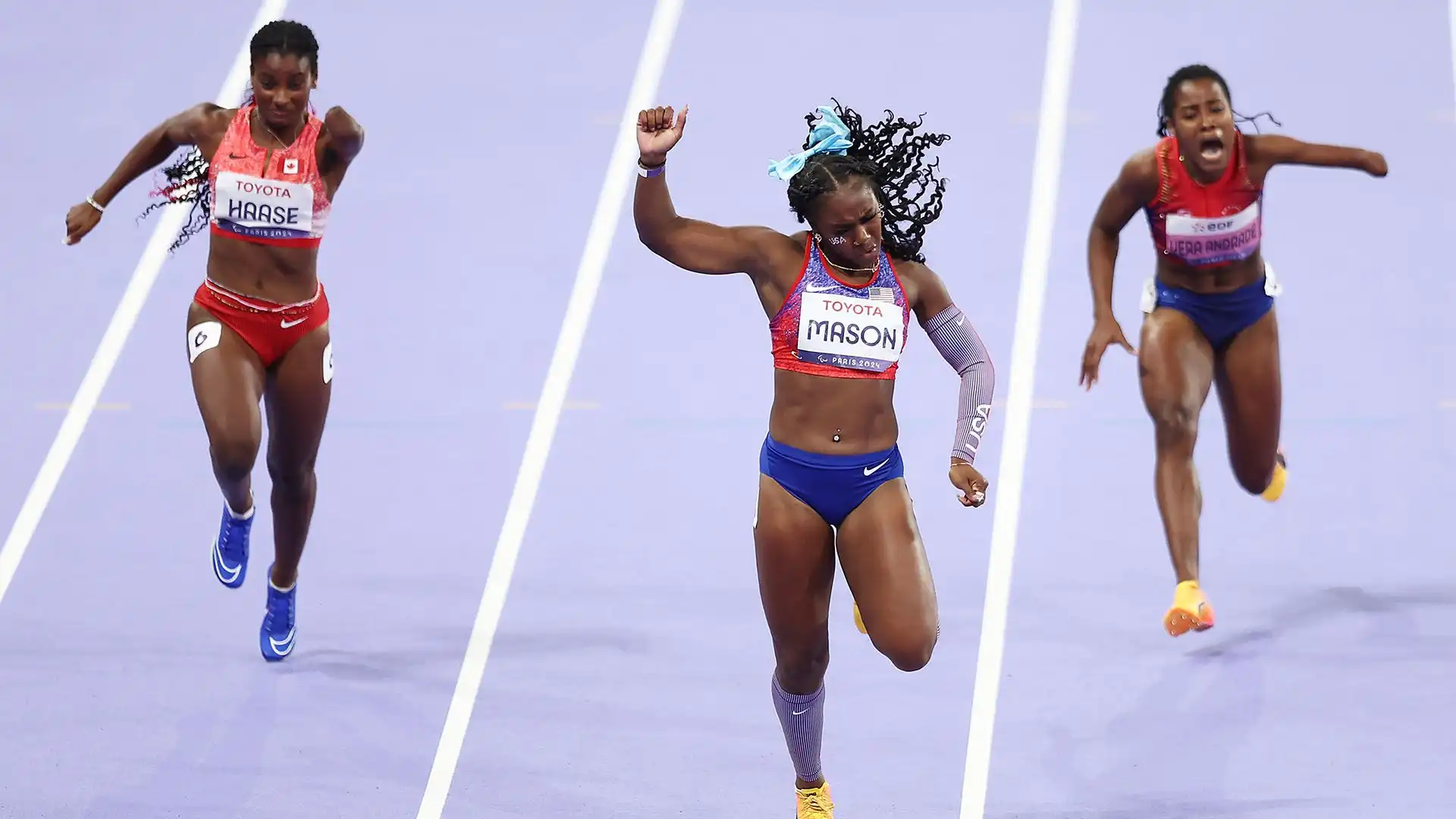 L'atleta venezuelana è caduta prima del traguardo della finale dei 100 metri donne, categoria T47