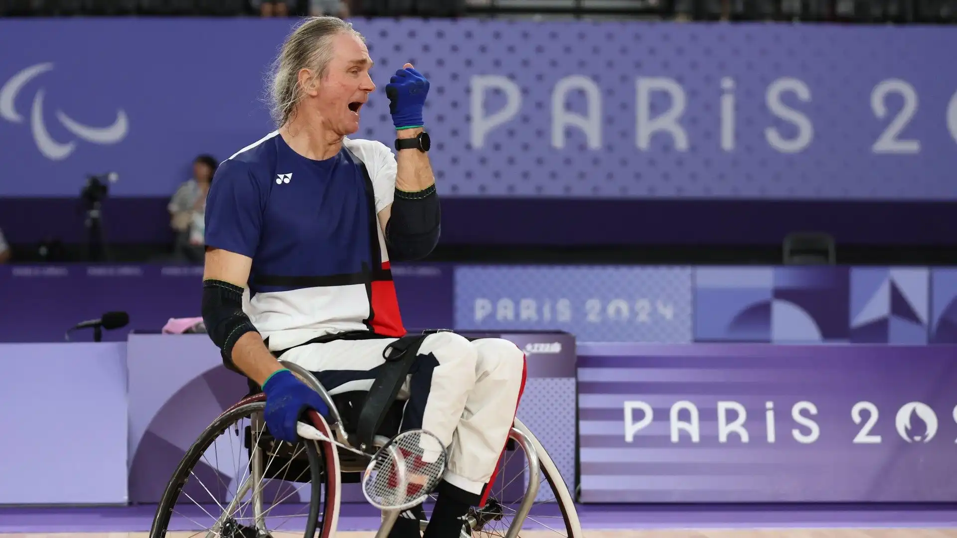 A 61 anni è riuscito a vincere la medaglia di bronzo a badminton