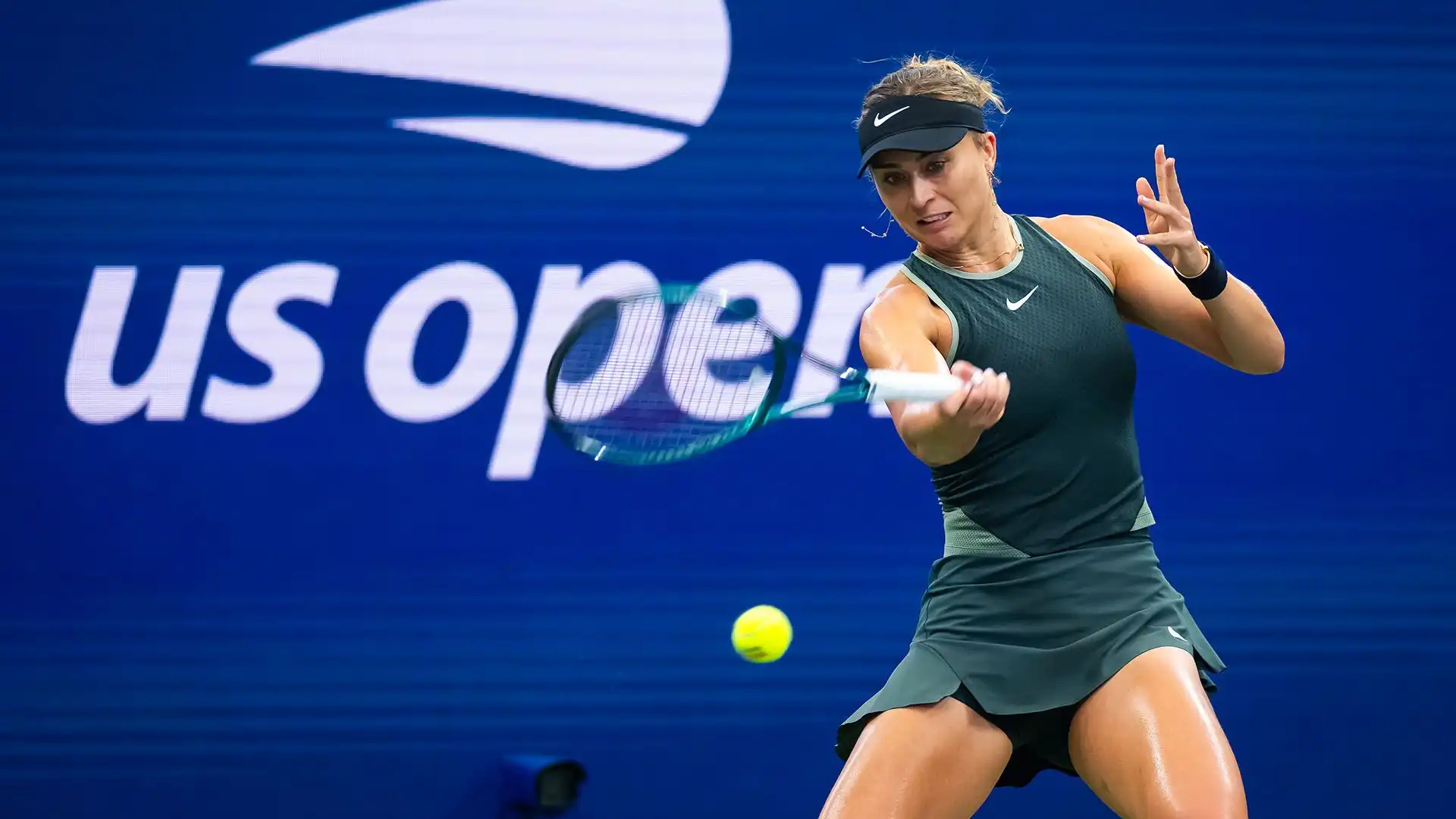 La tennista spagnola si è qualificata tra le prime 8 del torneo di New York dopo la vittoria contro la cinese Wang