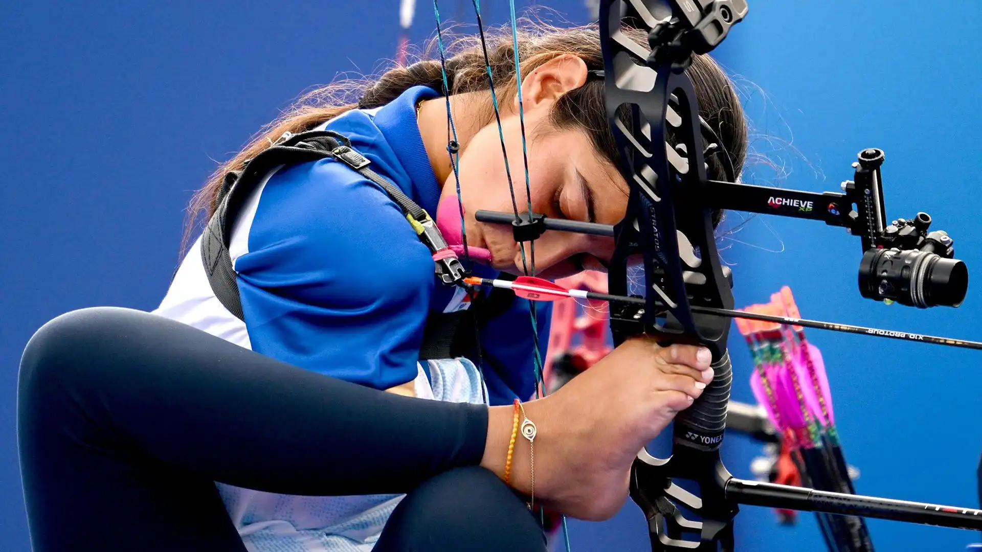 L'atleta 17enne utilizza una tecnica unica per poter competere