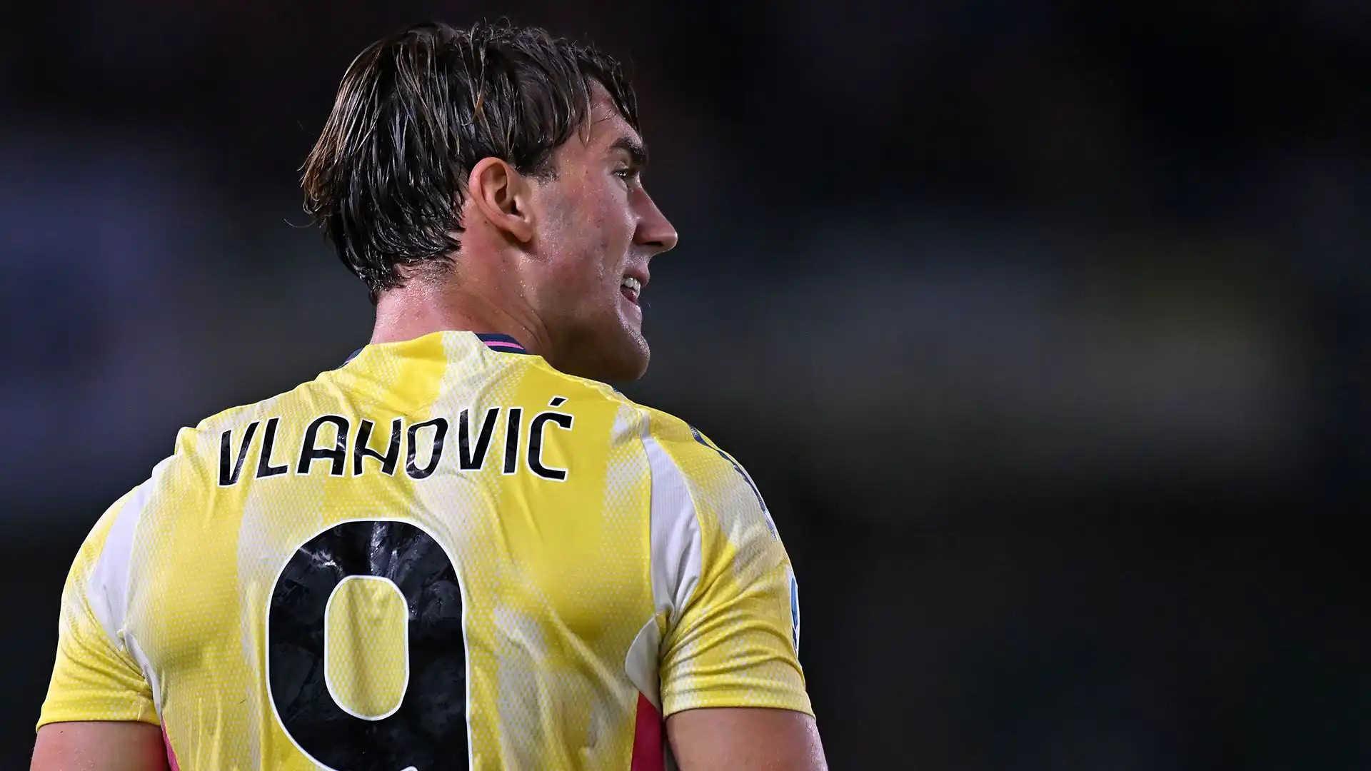 Vlahovic percepisce 12 milioni di euro netti all'anno dalla Juve  il suo futuro in bianconero e sempre più in dubbio