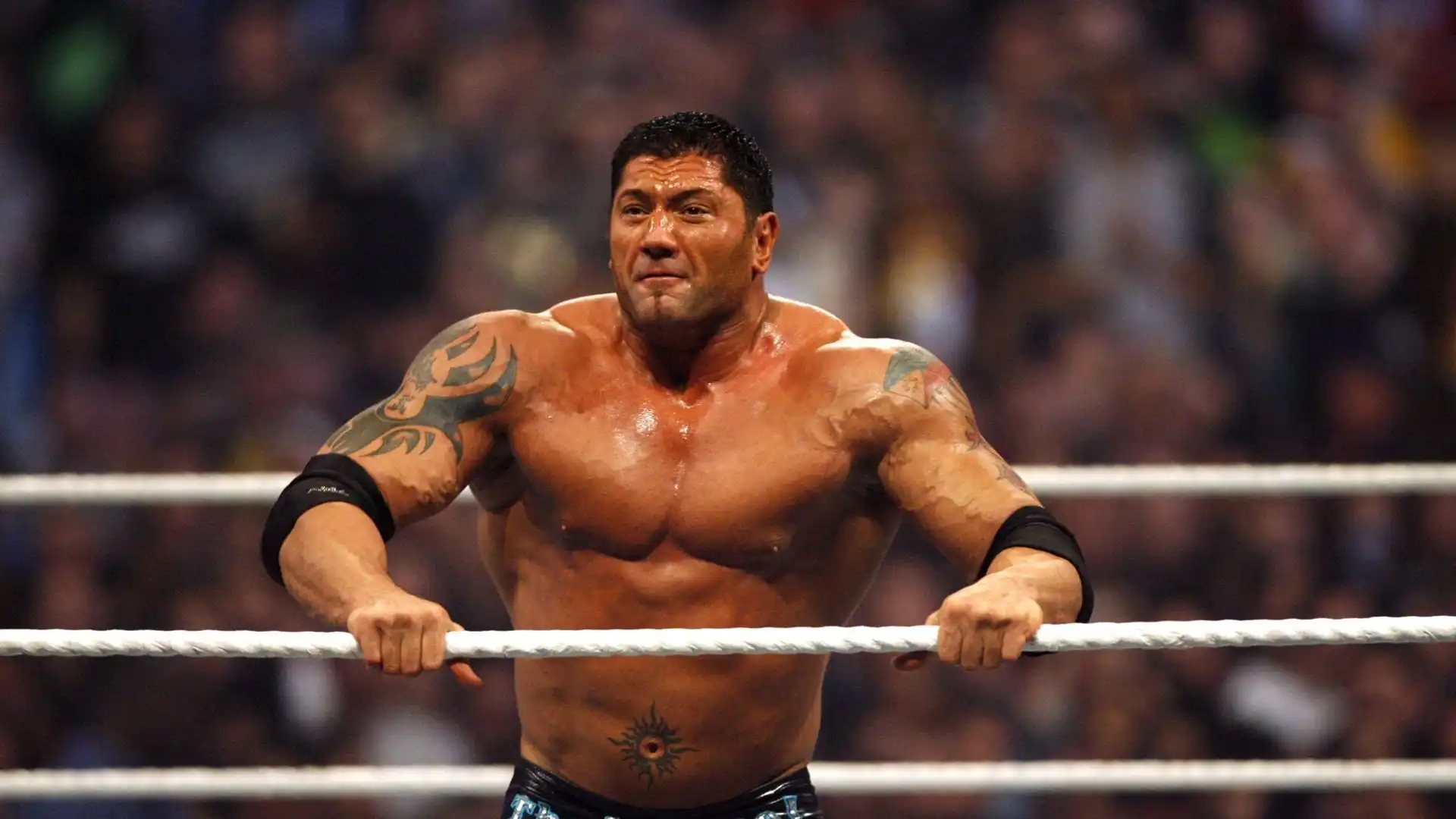 Quando lottava regolarmente in WWE, Batista, alto 198 centimetri, è arrivato a pesare fino a 178 kg