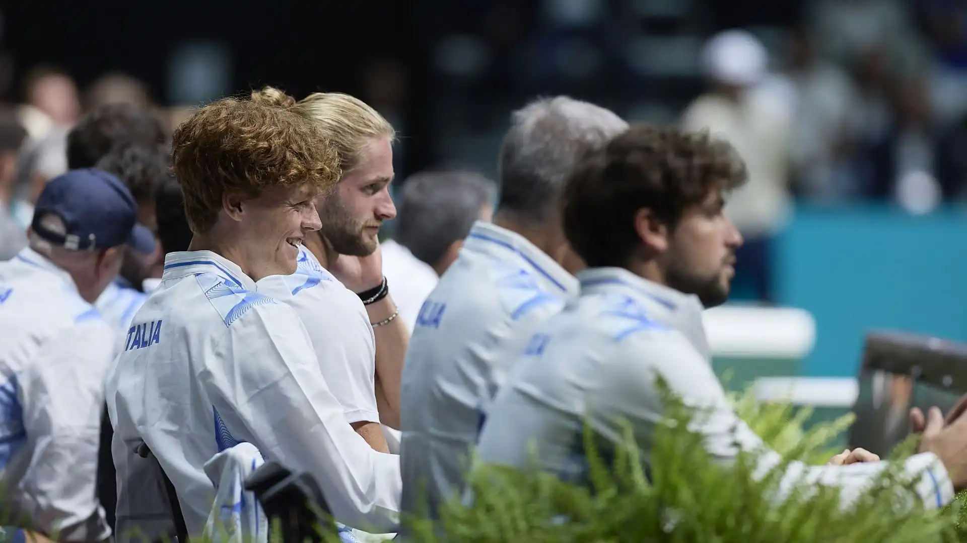 Sguardo serio ma anche sorrisi per l'Azzurro