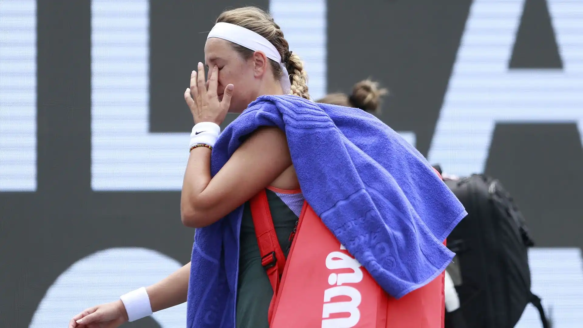 Victoria Azarenka fuori tra le lacrime: le foto