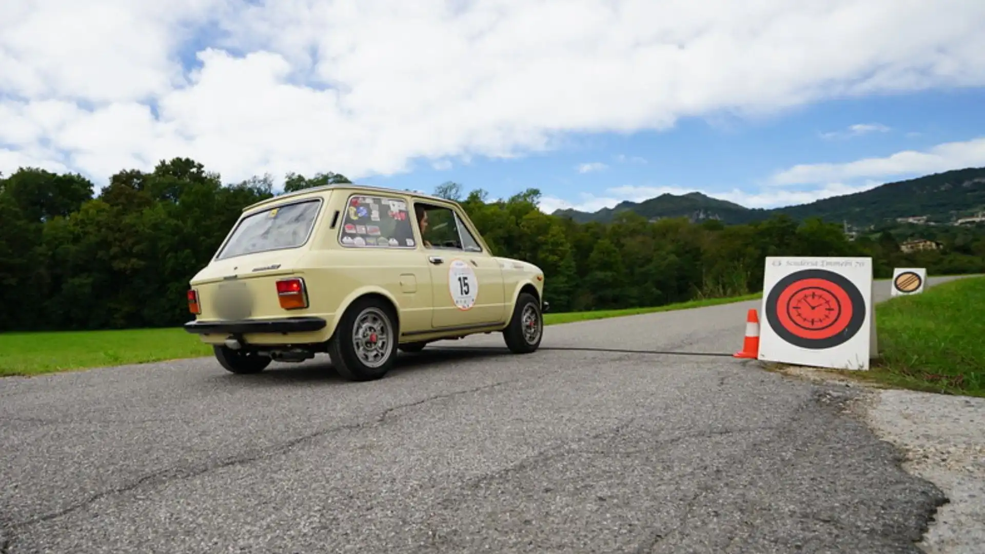 Dante Giacosa decise di proporre, tramite la controllata Autobianchi, una nuova vettura compatta ed elegante