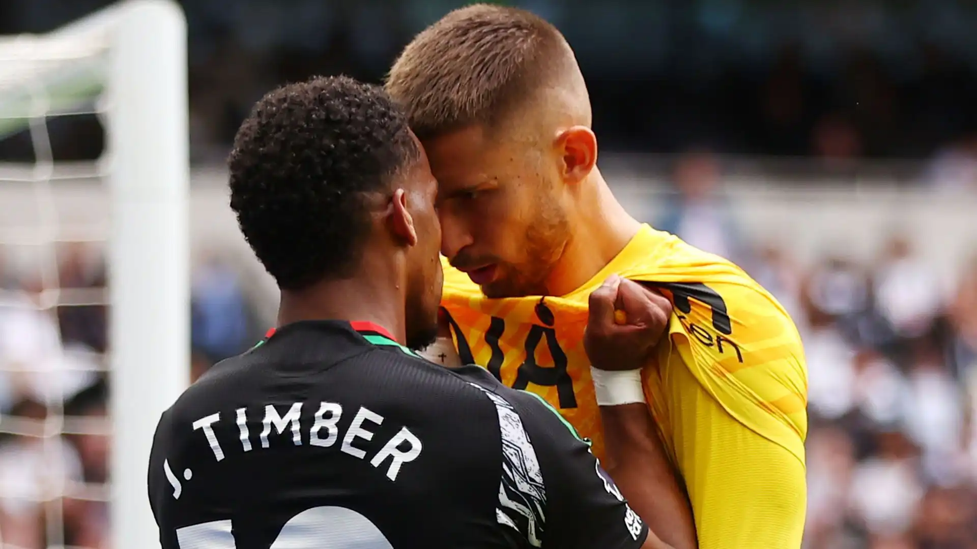 L'arbitro Gillett è riuscito a calmare gli animi