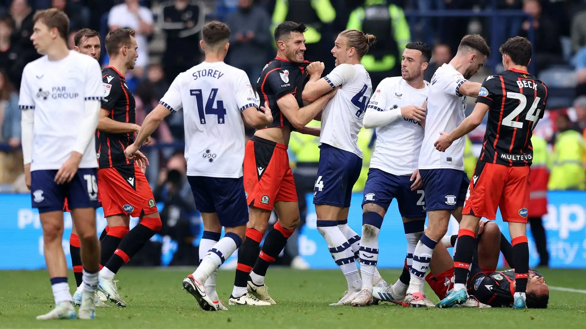 Scene terribili quelle viste negli ultimi minuti di Preston-Blackburn