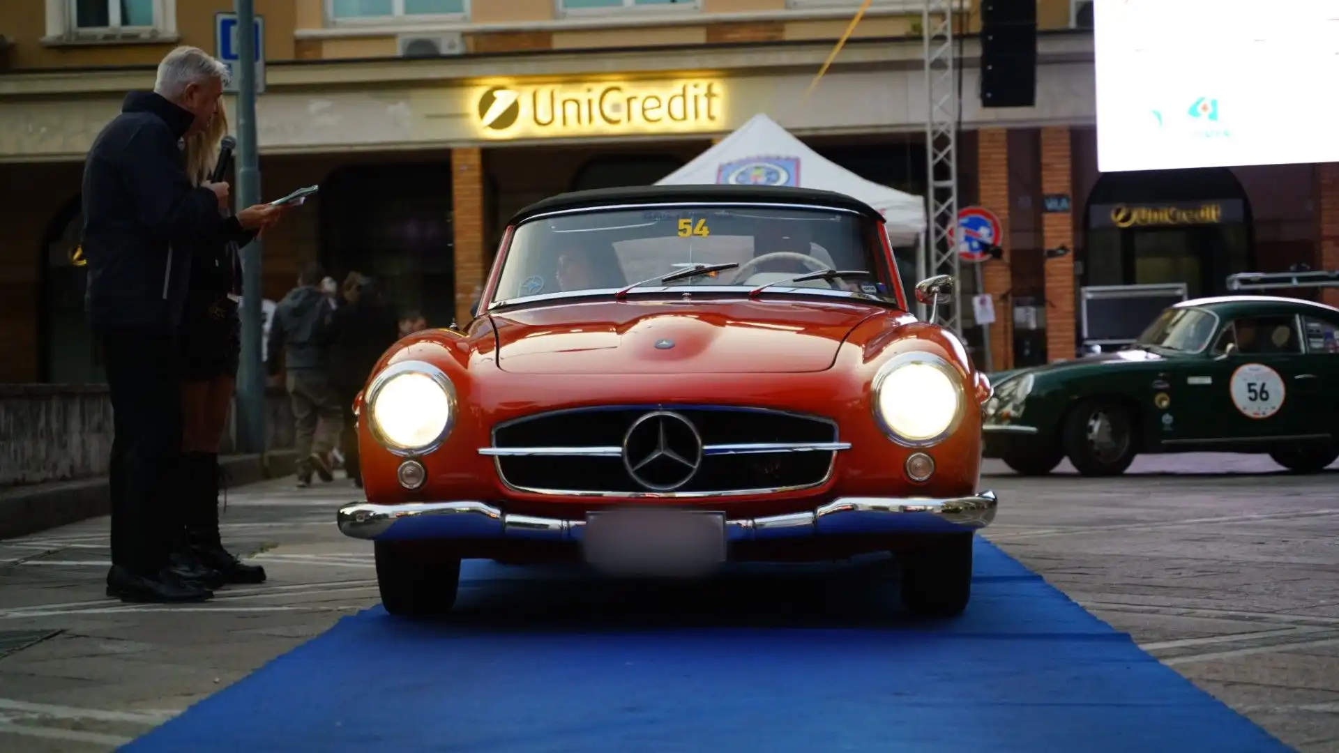 La produzione della 190SL iniziò nel marzo 1955 con la sua presentazione al Salone di Ginevra