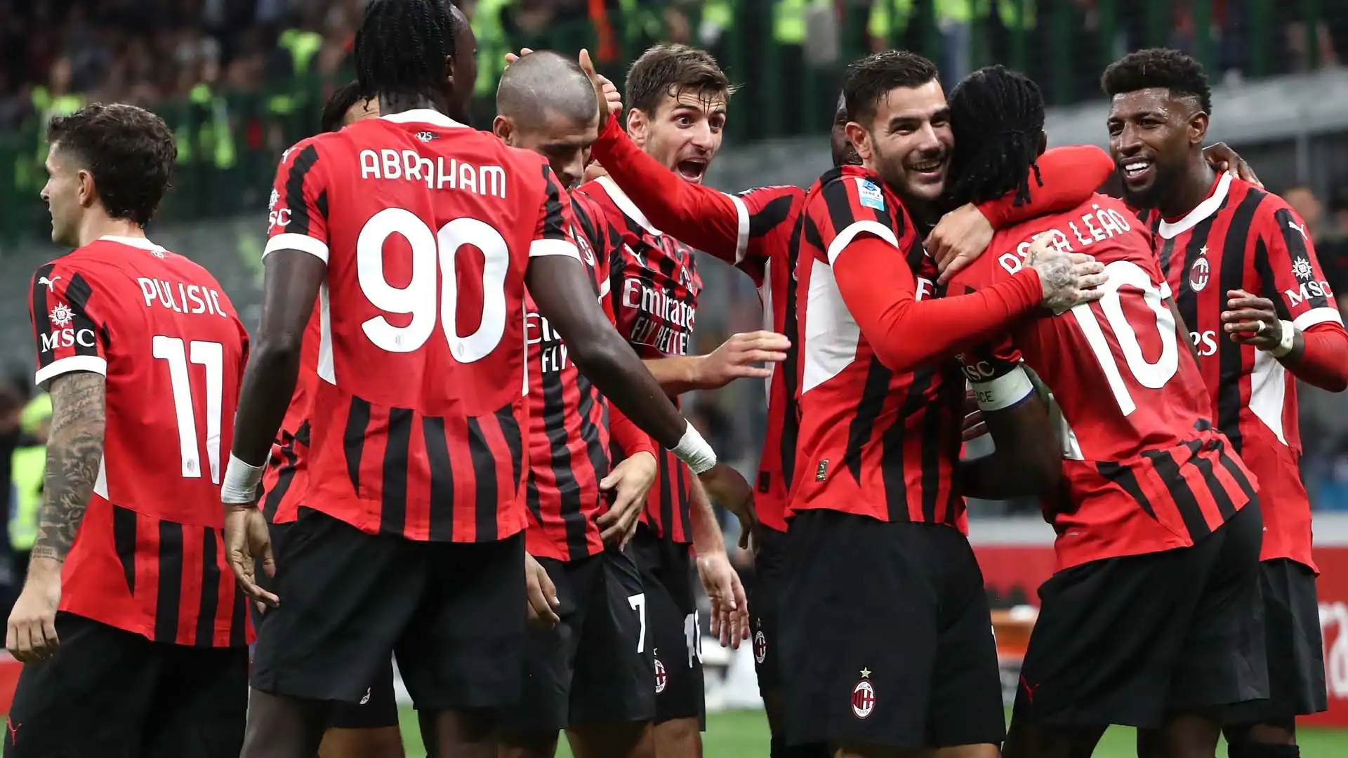 Il Milan, che ha chiuso in 10 (rosso a Bartesaghi), ha agganciato in vetta il Torino