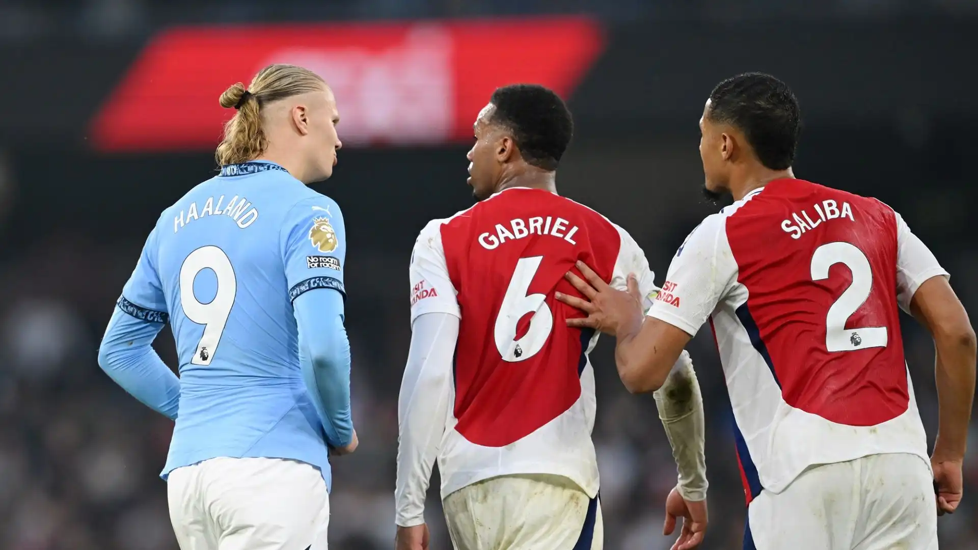 Diversi giocatori dell'Arsenal tra cui Gabriel hanno chiesto spiegazioni ad Haaland