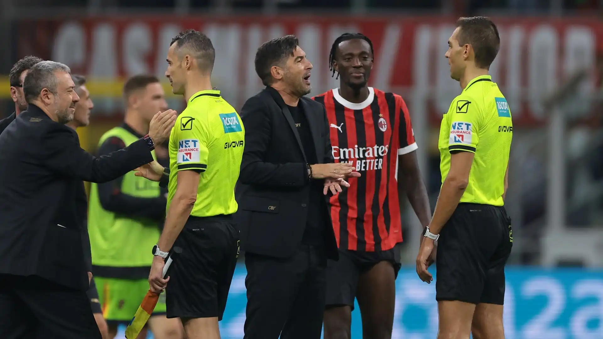 I tifosi rossoneri si sono infuriati con l'arbitro Zufferli per quanto successo nel finale della partita contro il Lecce vinta 3-0