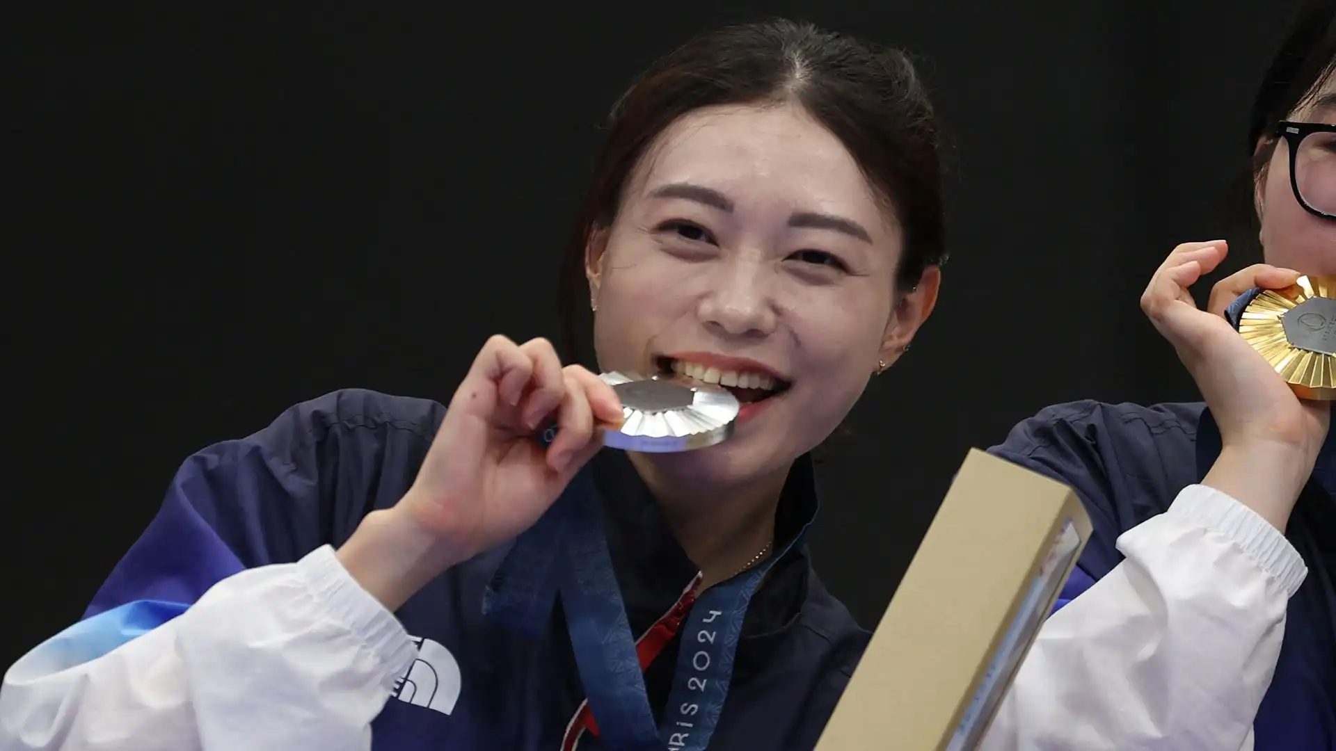 Dopo il suo grande successo ai Giochi Olimpici, Kim Ye-Ji ha firmato diversi contratti di sponsorizzazione