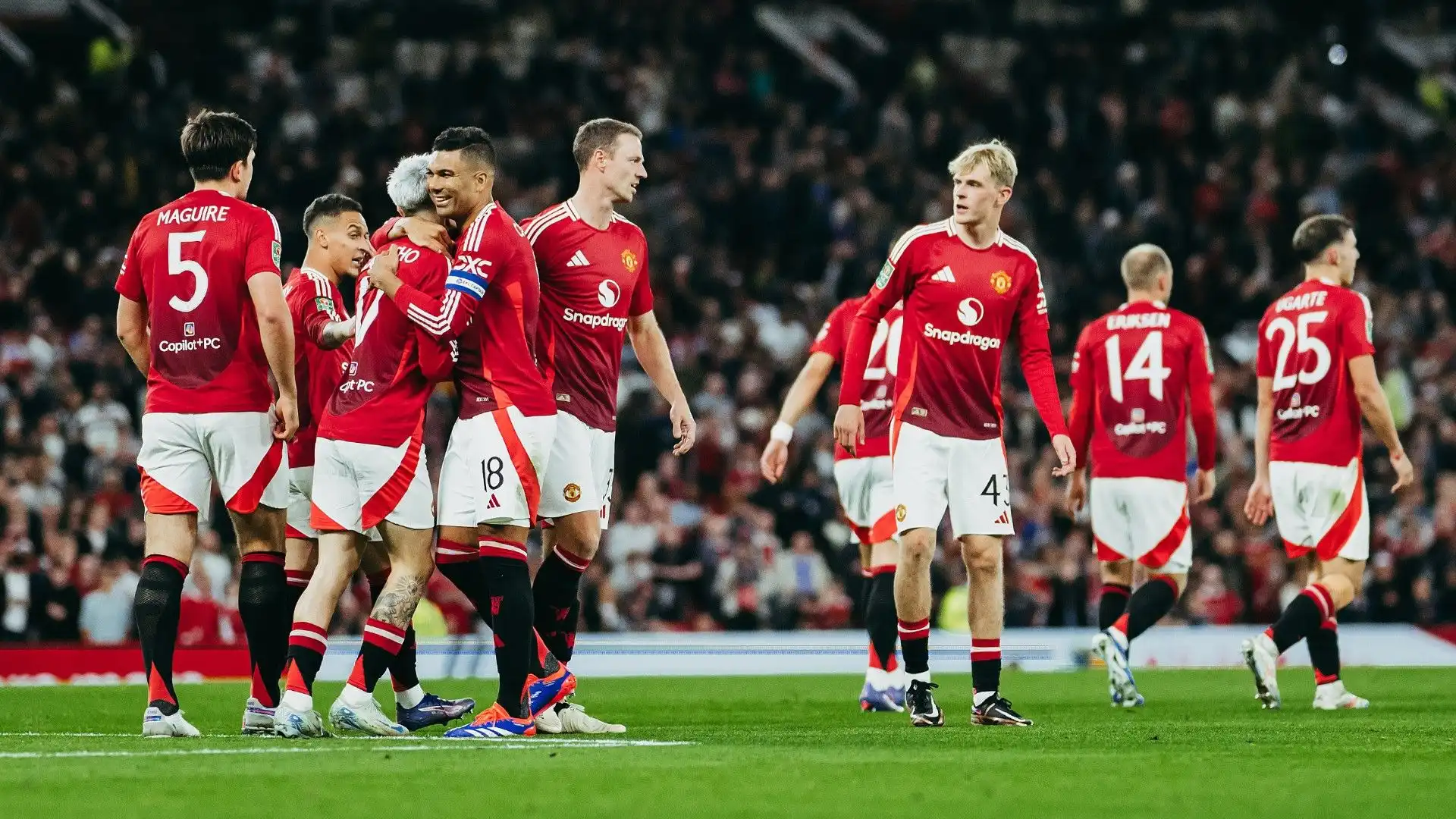 Manchester United, per la stella delusa il PSG prepara una montagna di soldi. Foto