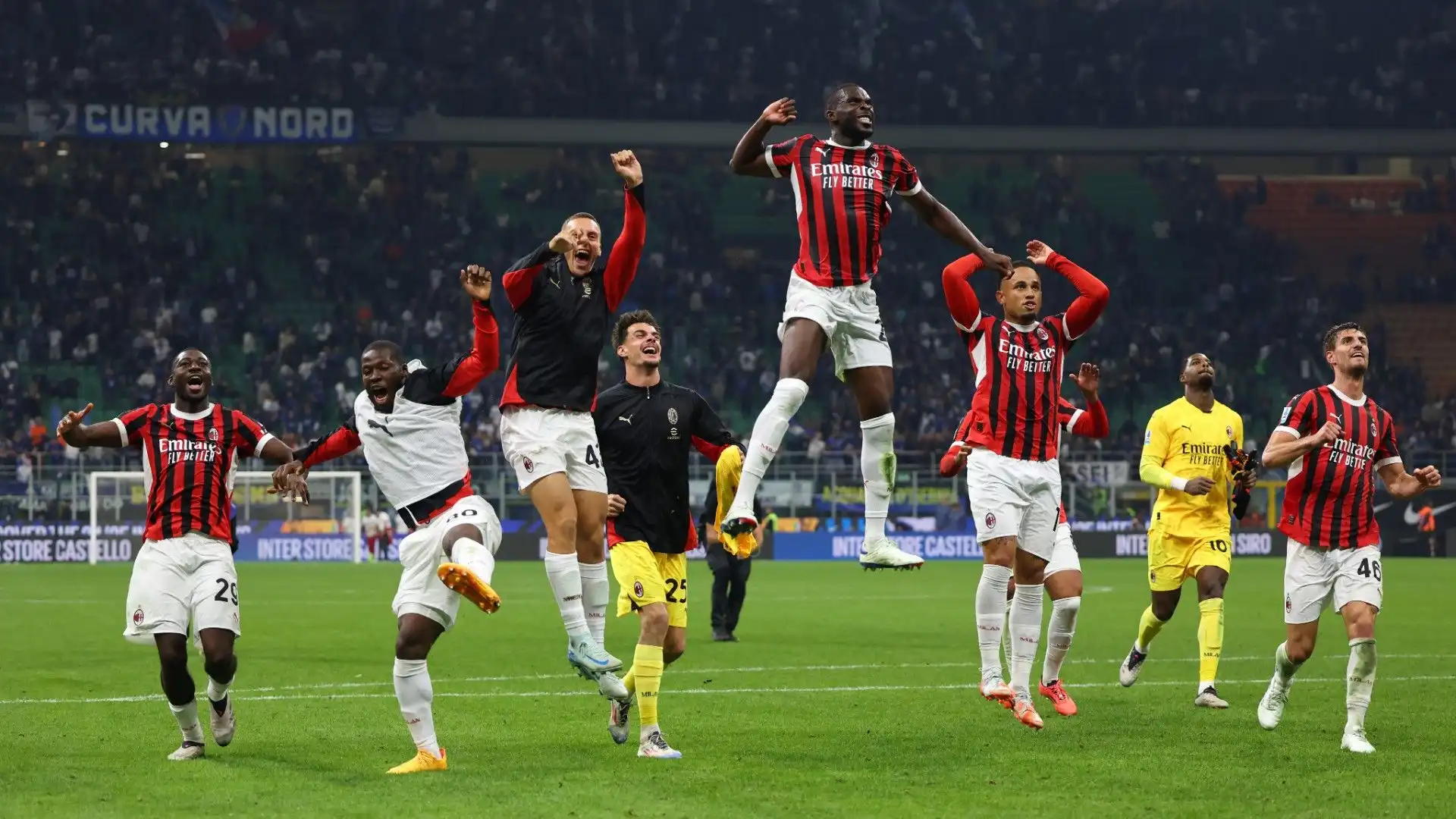 Il Milan ha scoperto un gigante: le foto del nuovo idolo dei tifosi