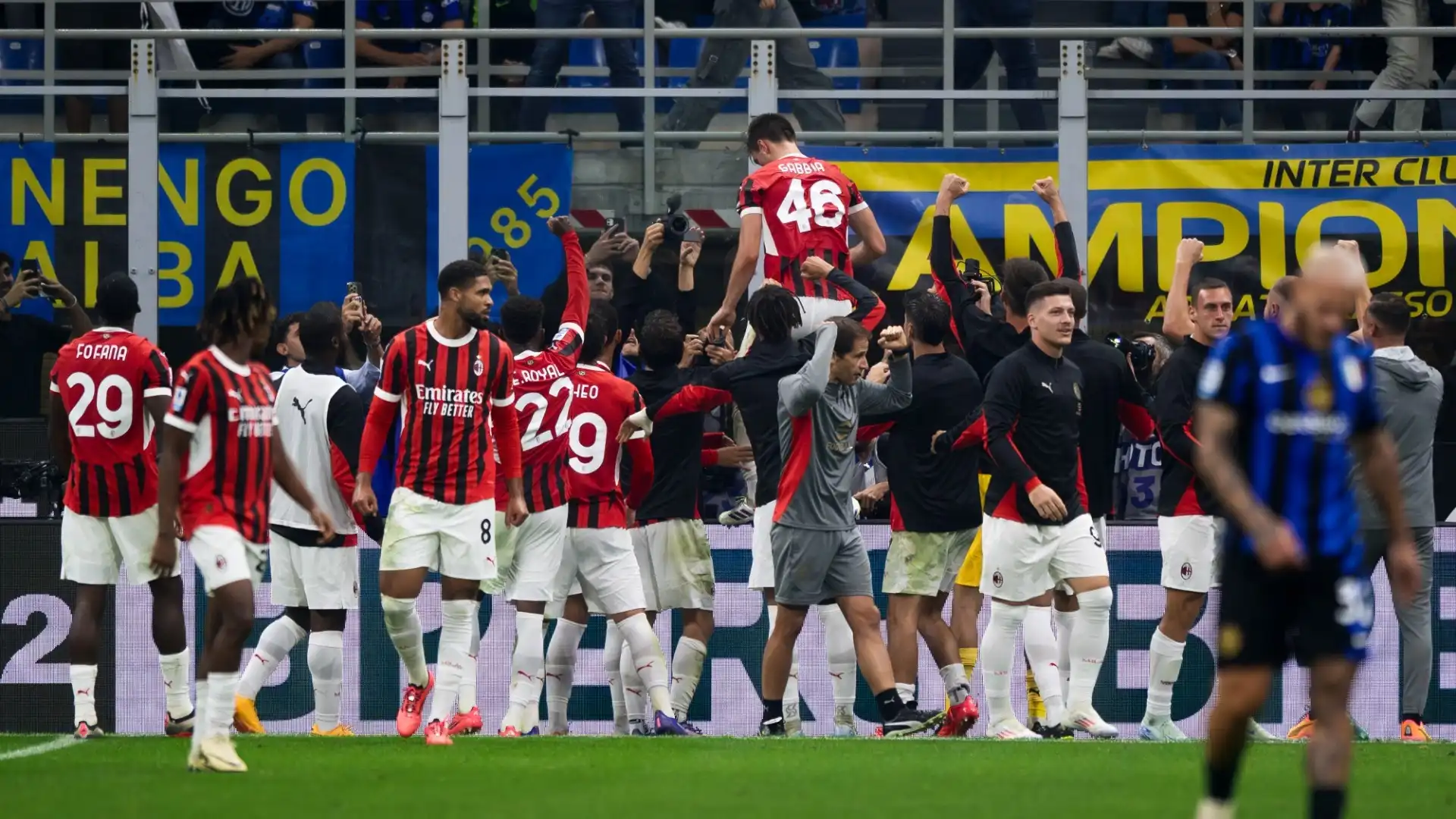 I tifosi rossoneri speravano che la vittoria nel derby fosse l'inizio di un filotto