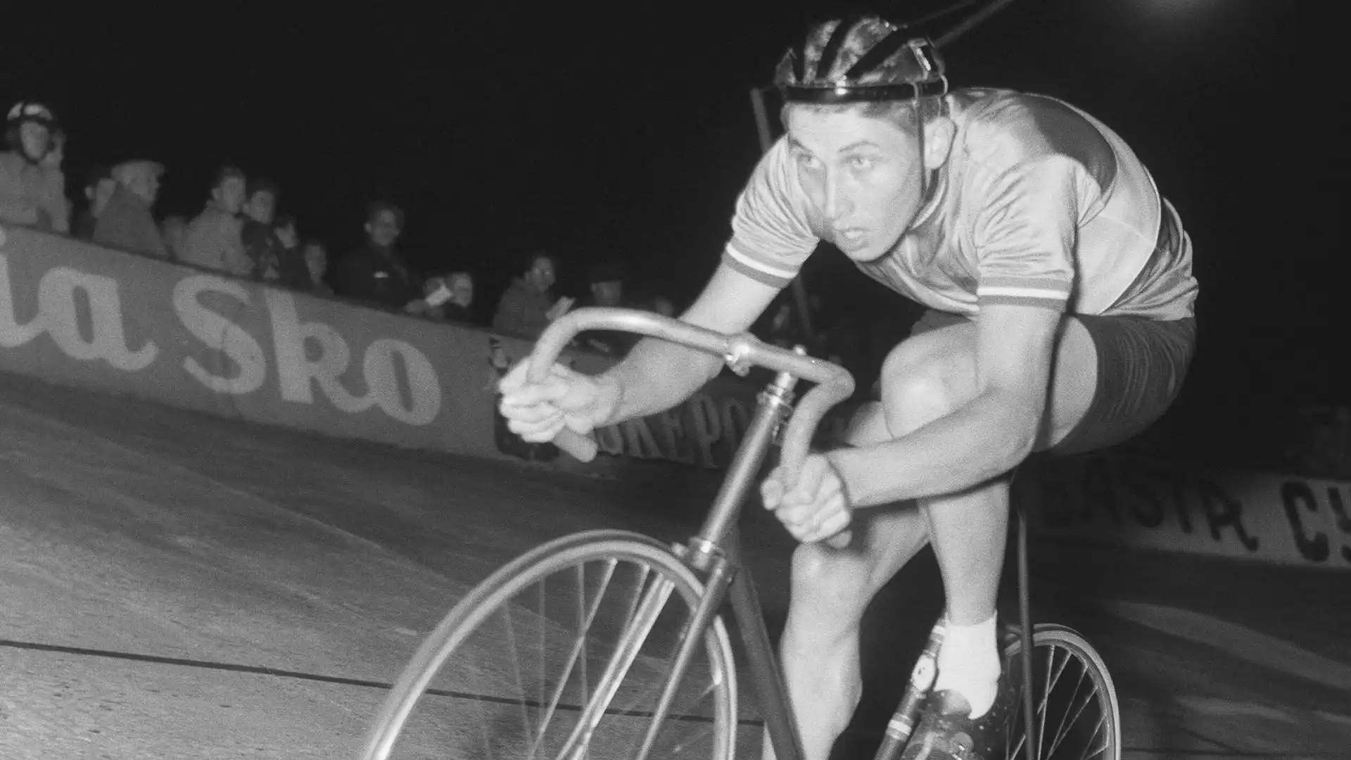 7) Jacques Anquetil  (5 Tour de France, 2 Giri d'Italia, 1 Vuelta, 1 classica monumento)