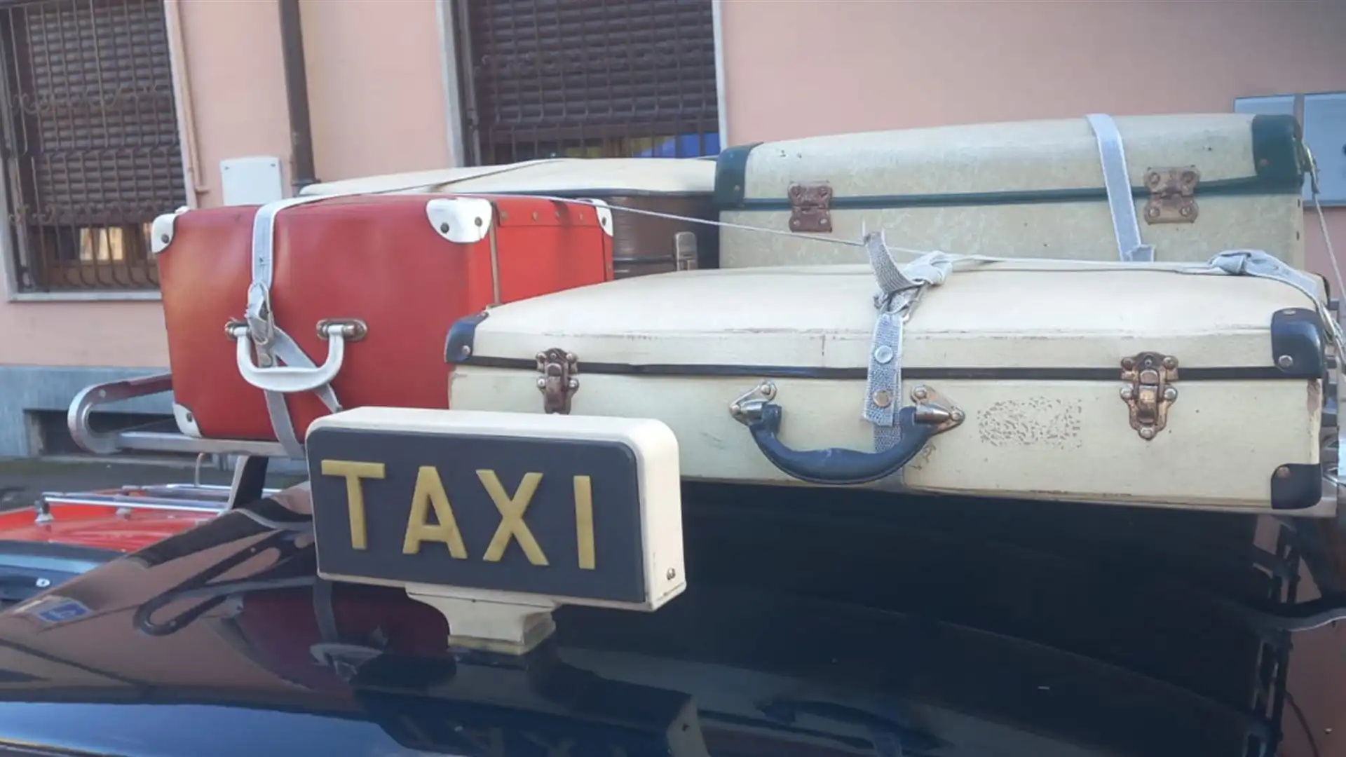 Se poi è in versione taxi ha tutti gli occhi puntati addosso