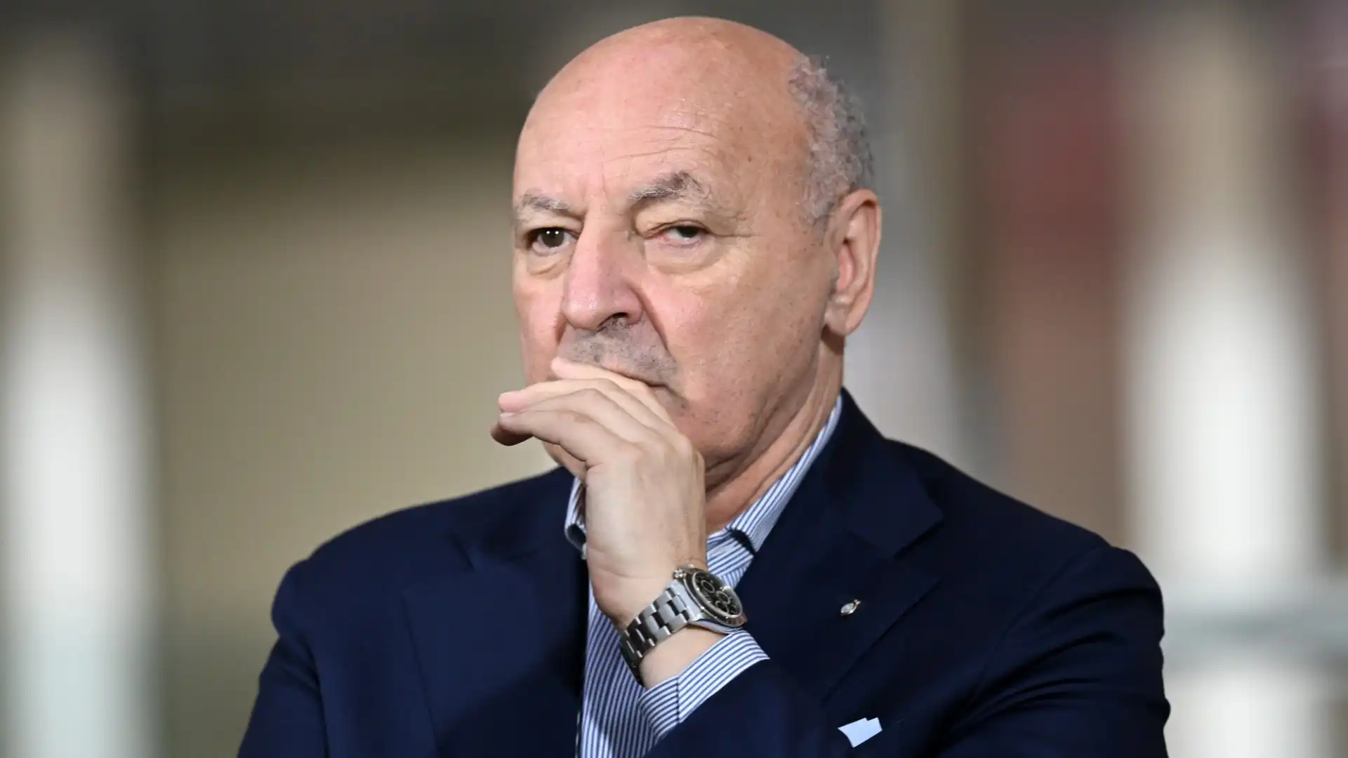 La proprietà nerazzurra ha informato Marotta: serve svecchiare la rosa e abbassare il monte ingaggi