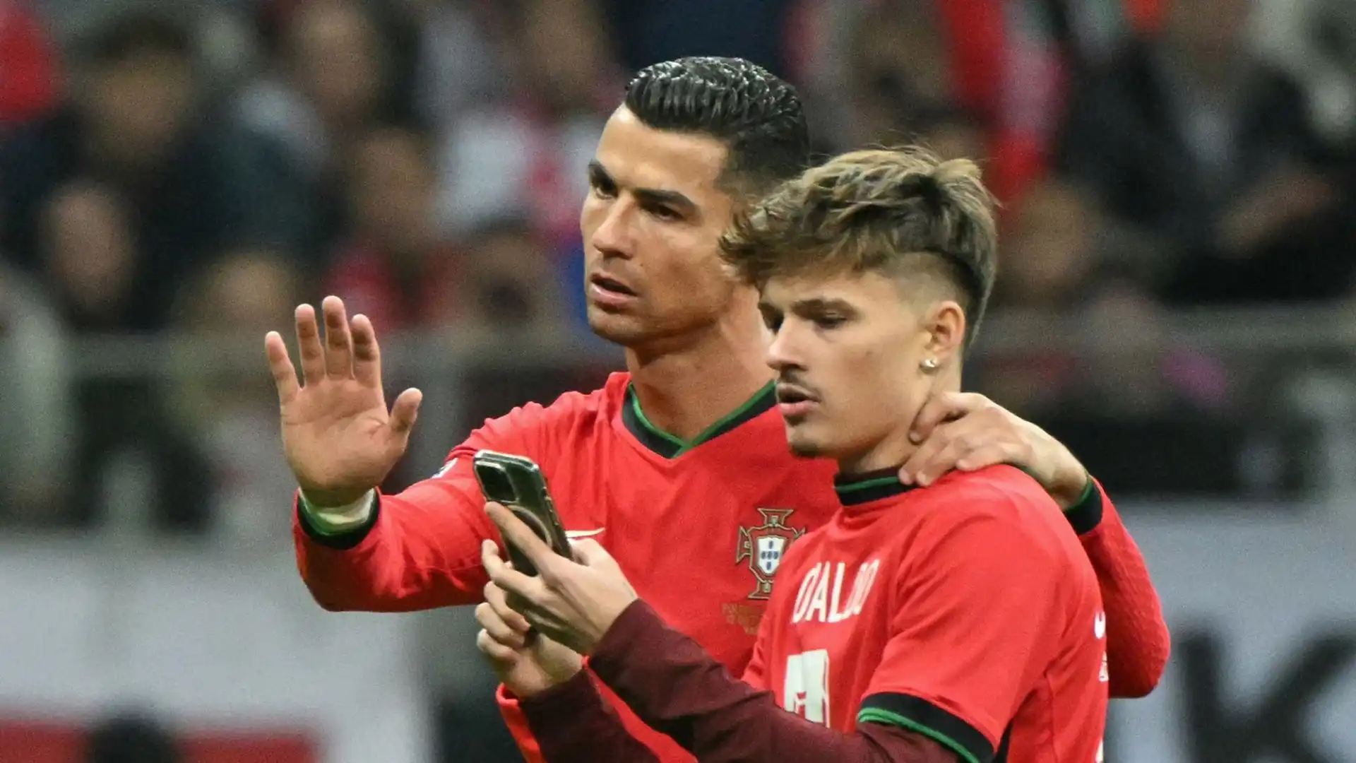 Cristiano Ronaldo, le foto del bel gesto in Polonia-Portogallo