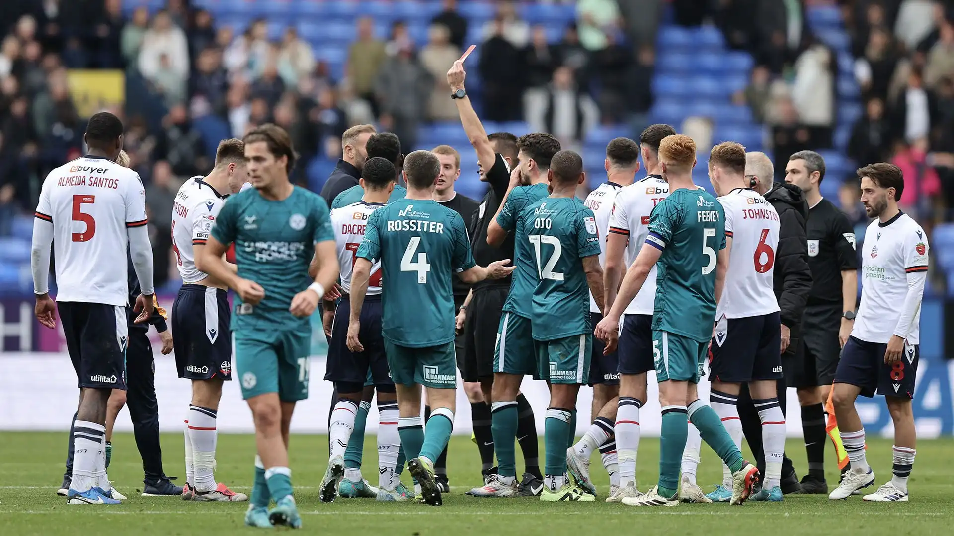 Il manager del Bolton è stato immediatamente espulso dall'arbitro