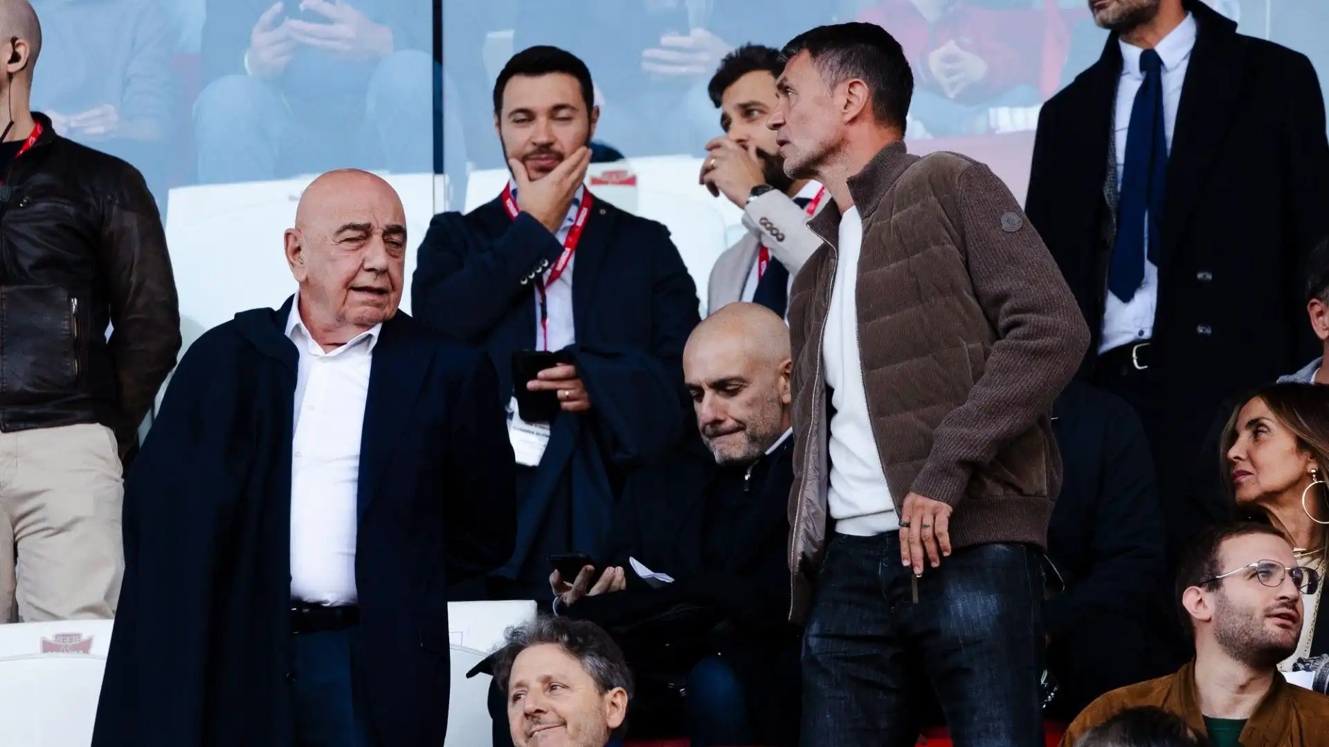 Il padre Paolo, qui con Adriano Galliani, è spesso all'U-Power Stadium a fare il tifo per lui