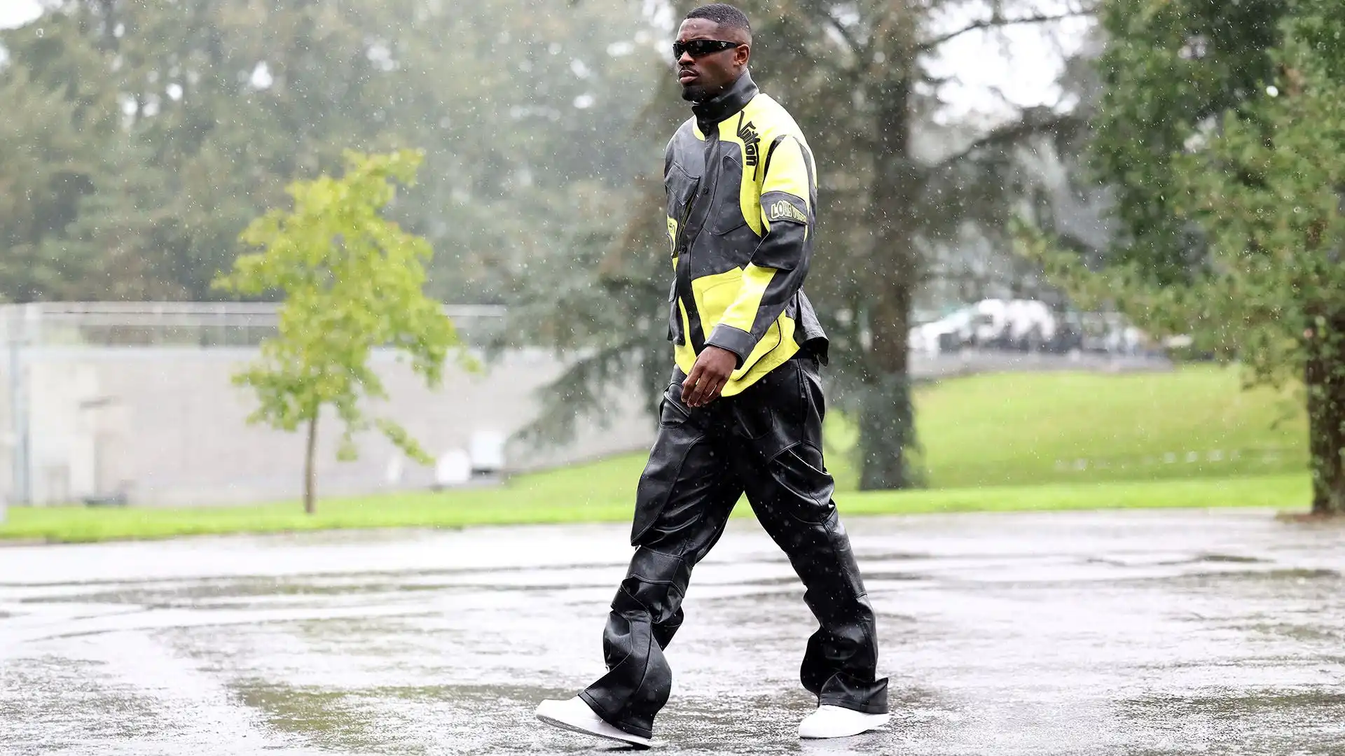 Anche Marcus Thuram è arrivato con una strana giacca