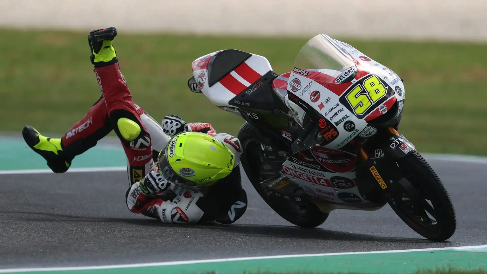 E' spaventoso l'incidente di Luca Lunetta del team SIC58